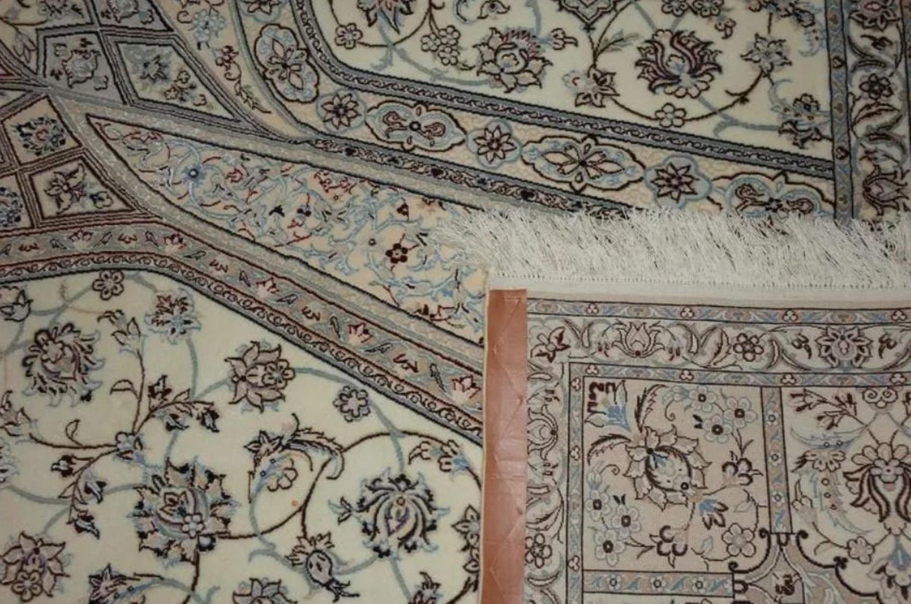 Très beau tapis persan Naeen en soie et laine - 10.2' x 6.11'. Excellent état - En vente à Newmanstown, PA