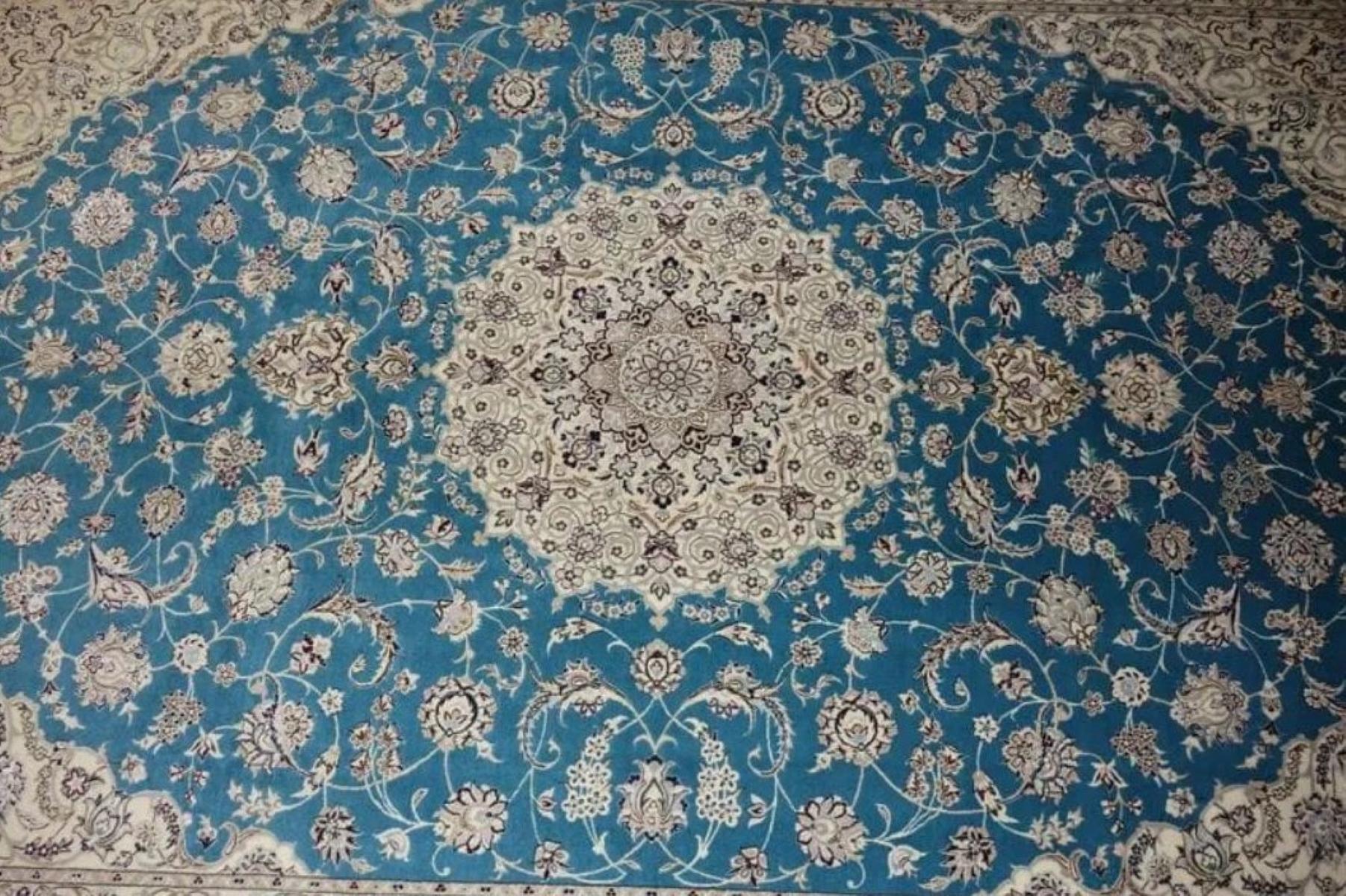 Hand-Woven Very fine Persian Naeen Silk & Wool Rug - 10.5' x 7.2' For Sale