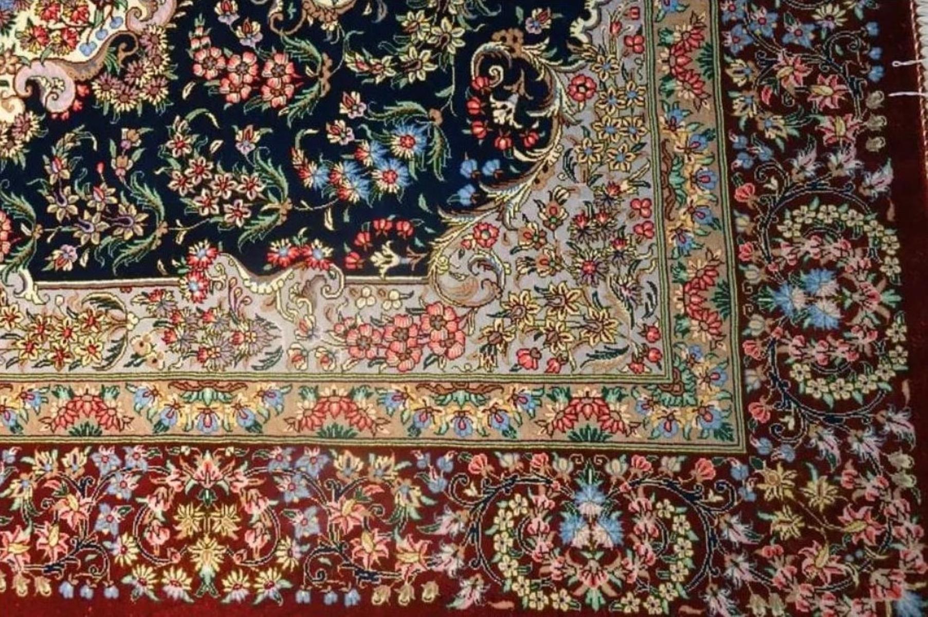 Sehr feine persische Teppich Qum 700 Knoten pro Zoll, Größe 4,9 x 3,1 Iran Qum Shafiee Seide und Seide Stiftung. Rund 1,500,000 Knoten, einer nach dem anderen von Hand geknüpft. Es dauert ein Jahr, bis dieses Kunstwerk fertiggestellt ist.