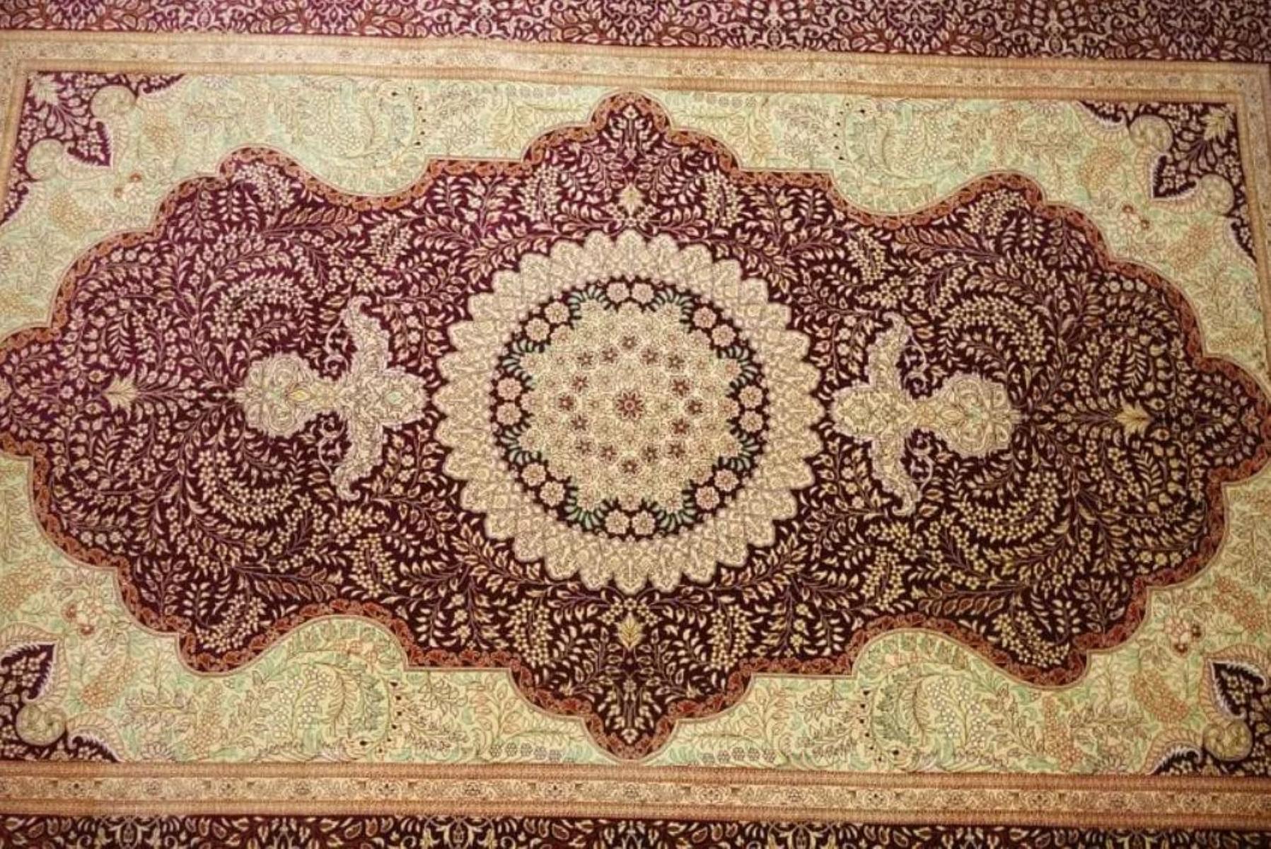 Hand-Woven Very fine Persian Silk Ghom Rug - 6.6' x 4.2' For Sale