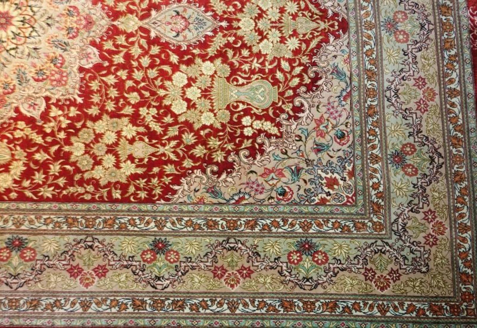Very fine Persian Silk Qum - 6.8' 4.5' In Good Condition For Sale In Newmanstown, PA