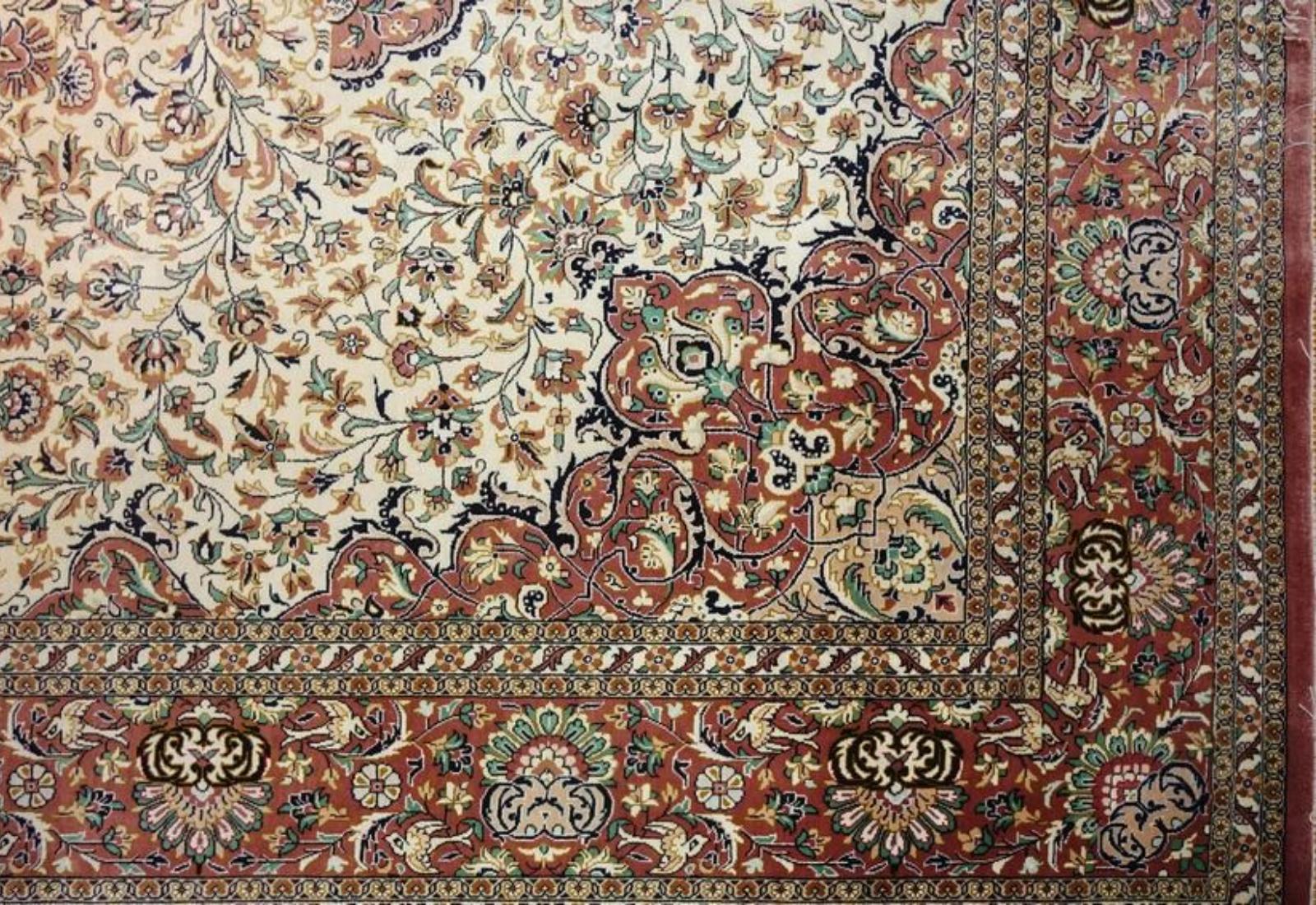 Very fine Persian Silk Qum - 7.1' 5.2' In Good Condition For Sale In Newmanstown, PA