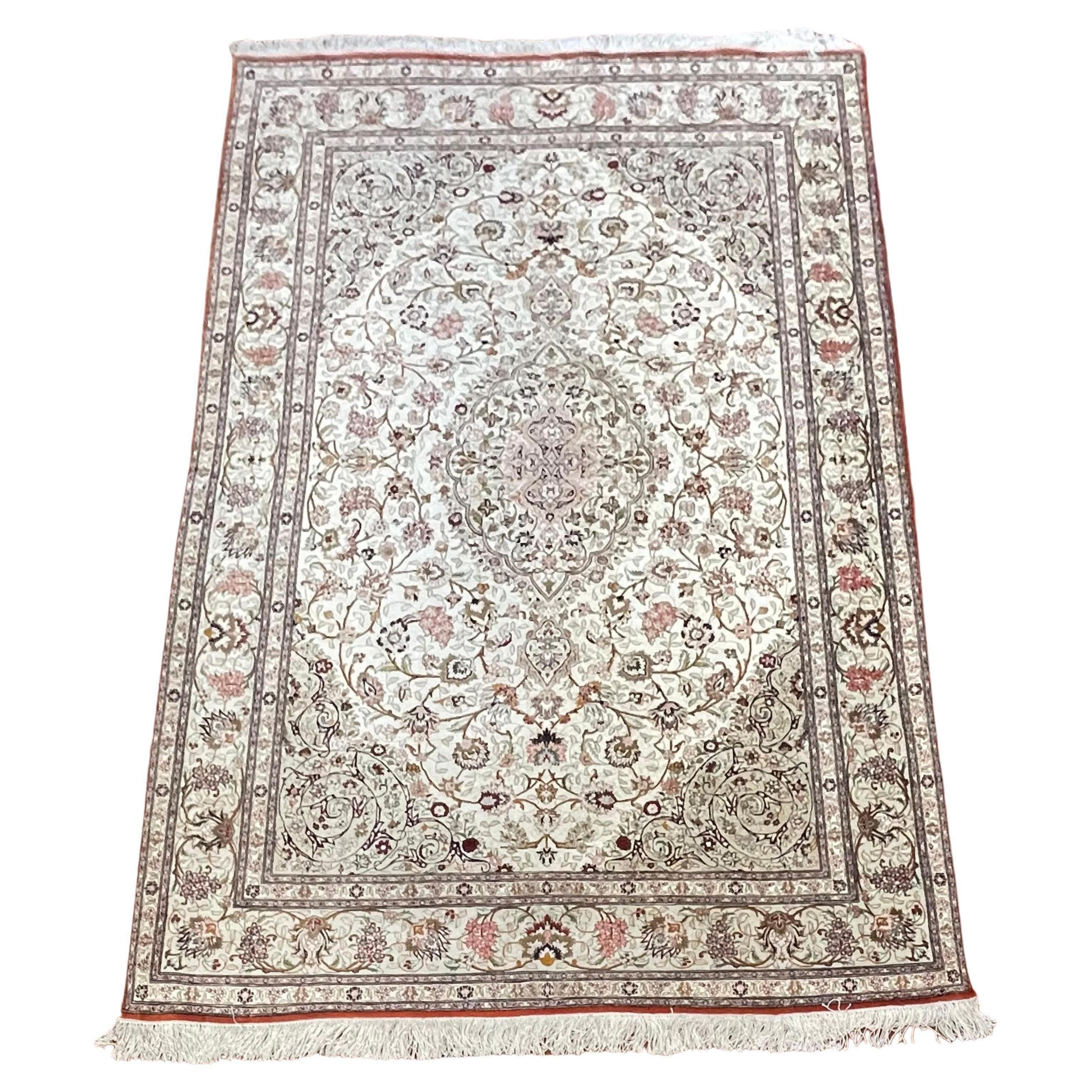 Très beau tapis/carpette en soie perse de Qum