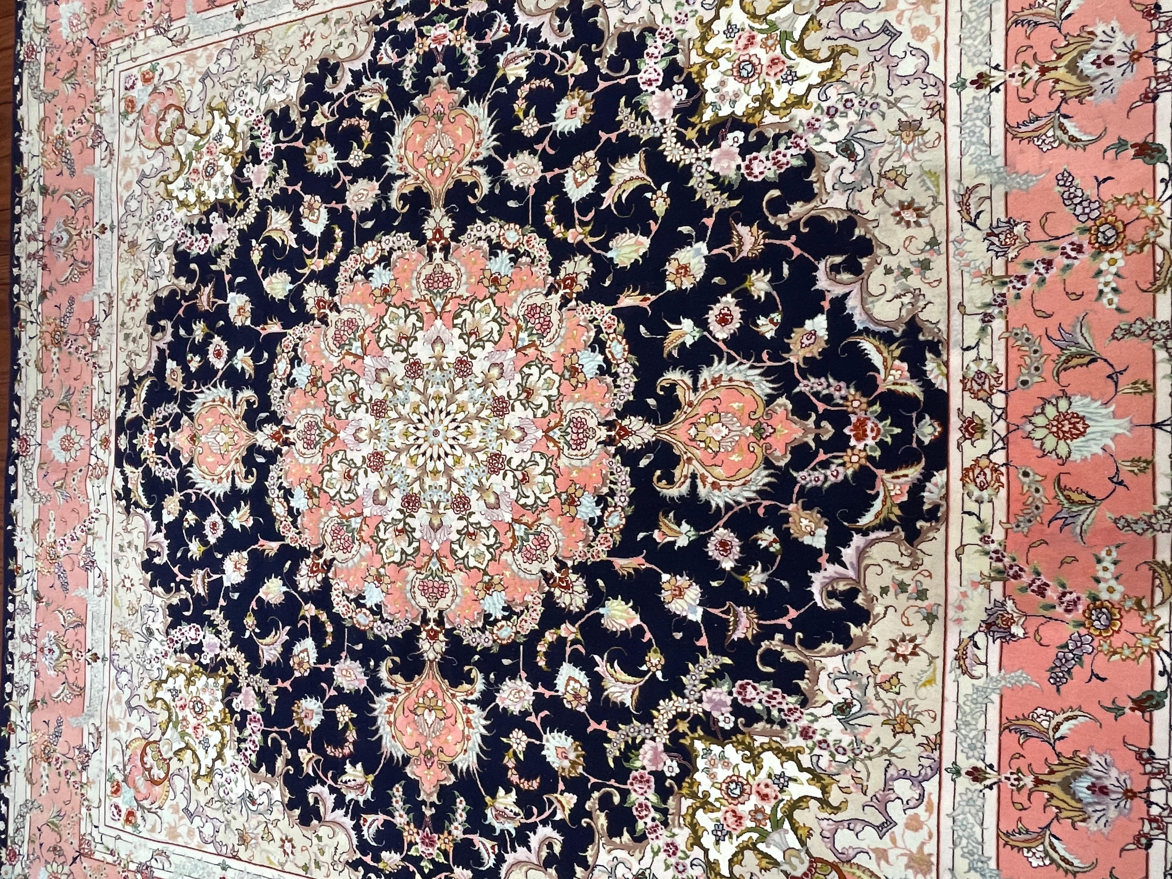 Very Fine Persian Tabriz Rug/Carpet For Sale 4