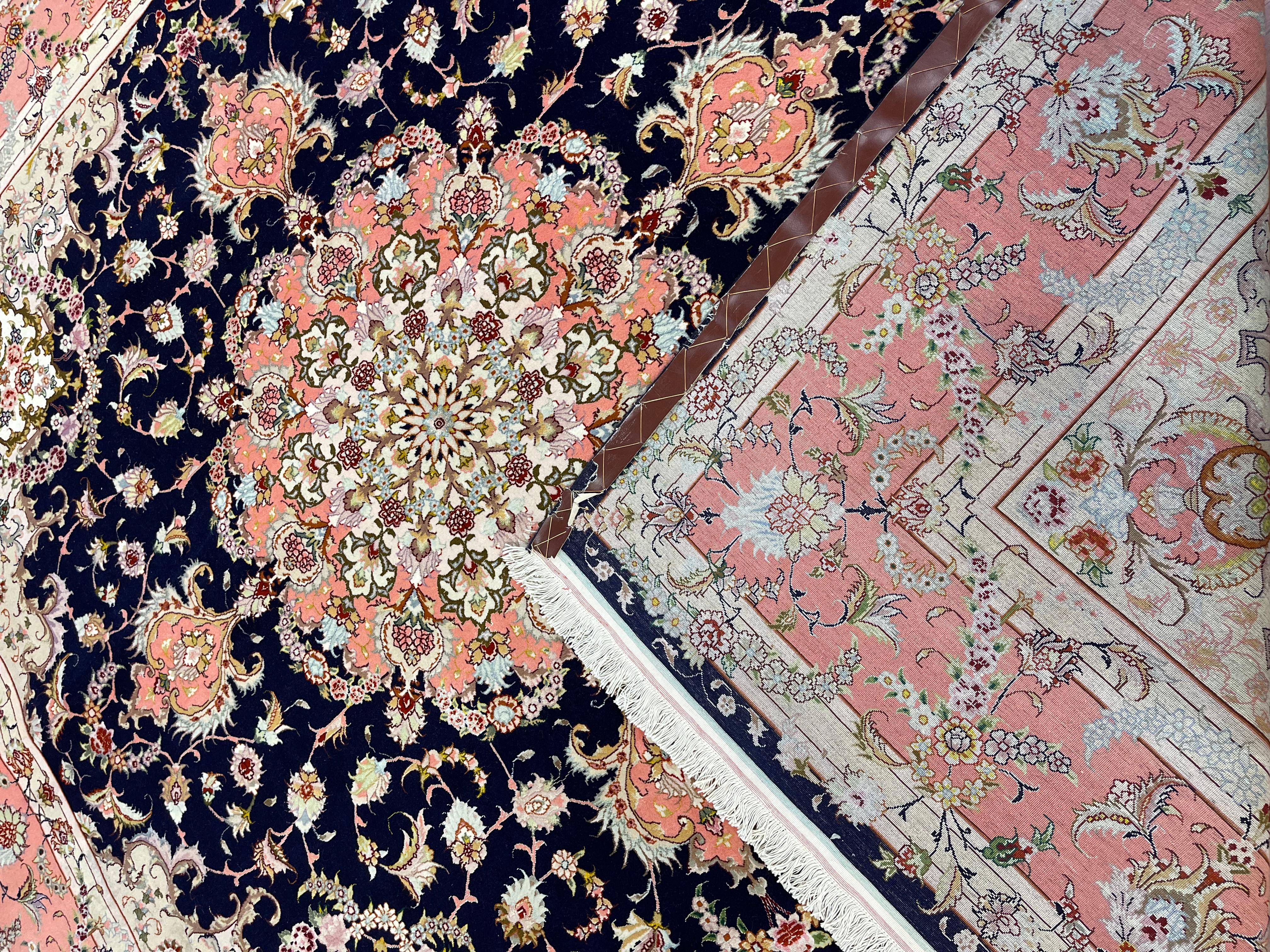 Very Fine Persian Tabriz Rug/Carpet For Sale 3