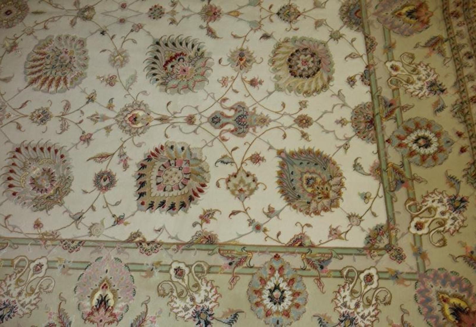Very fine Persian Tabriz Silk & Wool - 11.8' 8.3' In Good Condition For Sale In Newmanstown, PA
