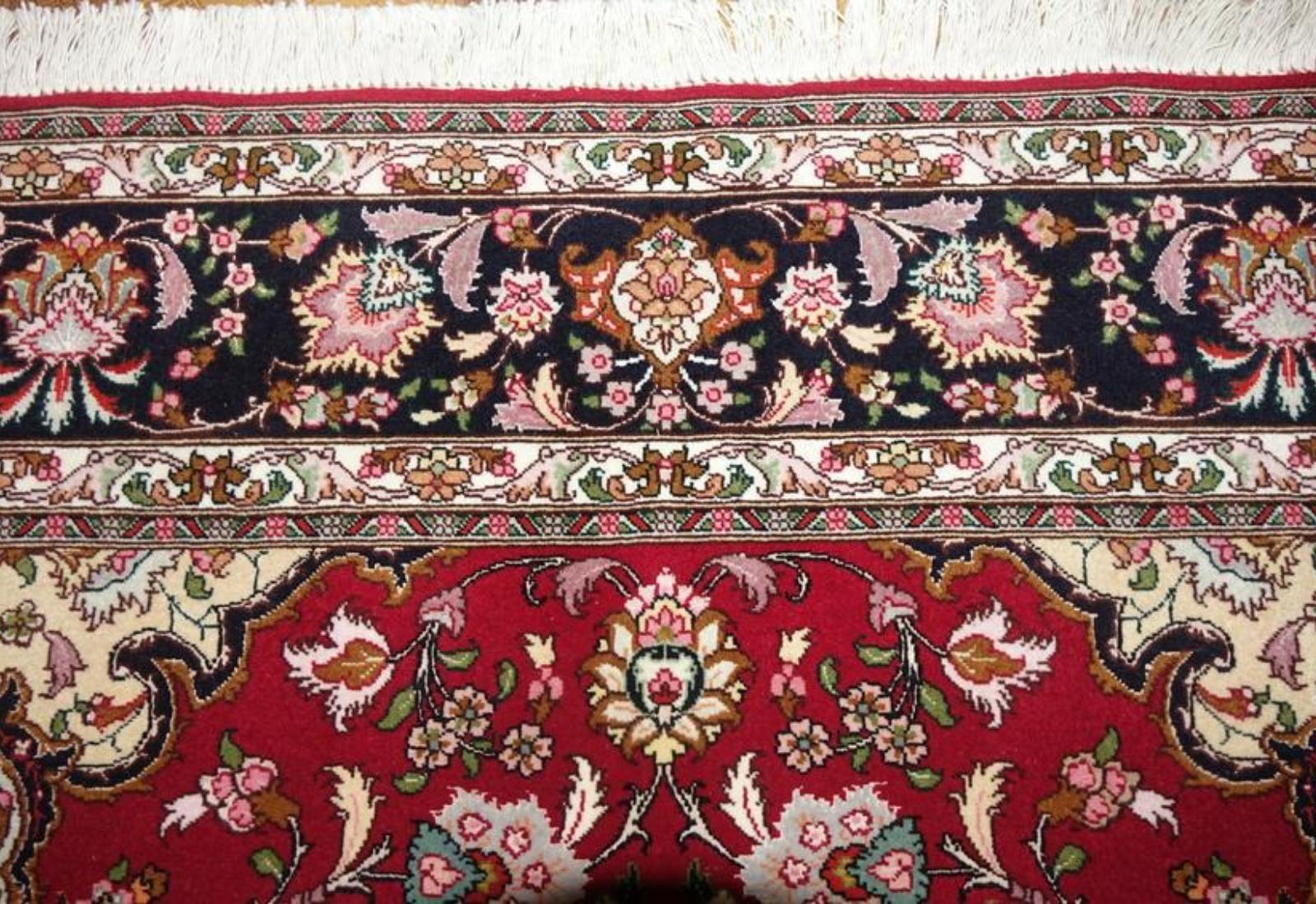 Very fine Persian Tabriz Silk & Wool - 5' 6.1' For Sale 1
