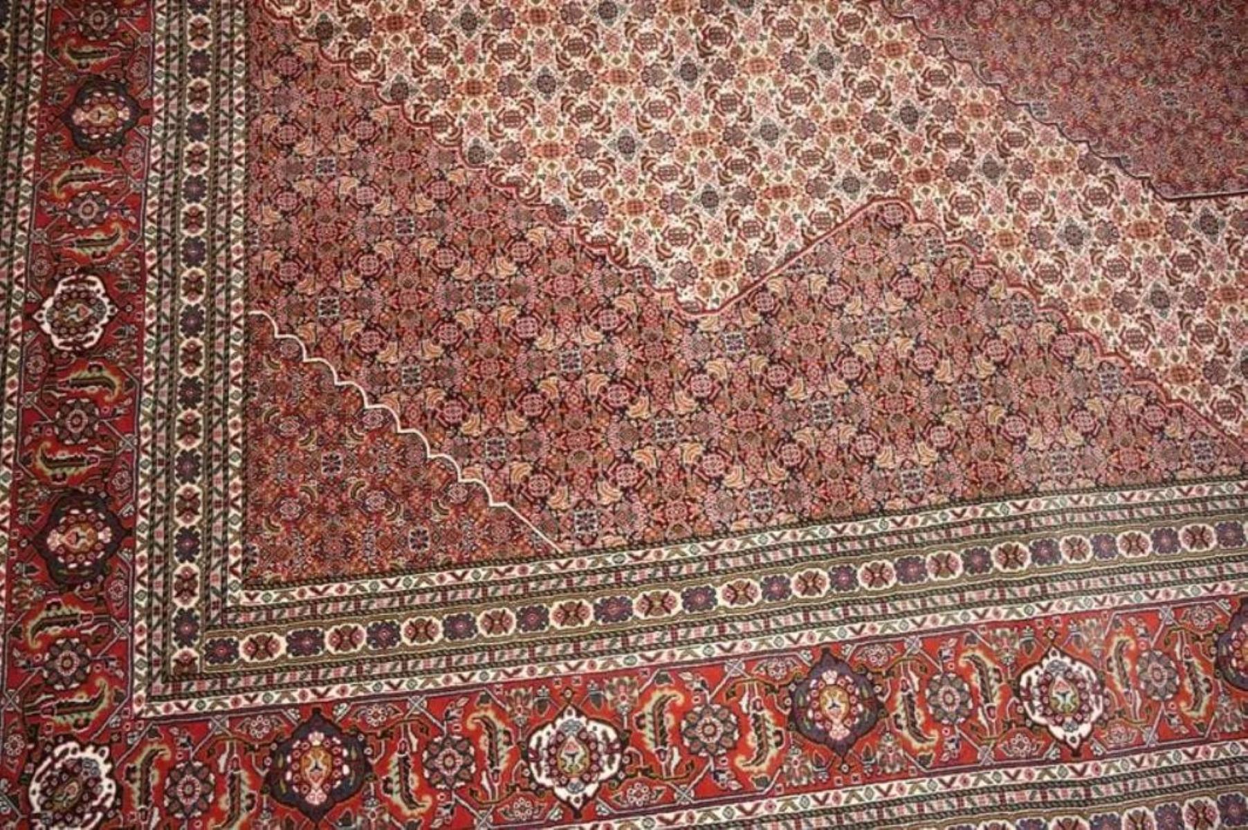 Very fine Persian Rug Tabriz 400 Knots per inch, Size 8.3 x 11.5 Iran Tabriz  Wool and Silk. Around 5,500,000 knots tied by hand one by one. It takes 3.5 years to complete this piece of art.