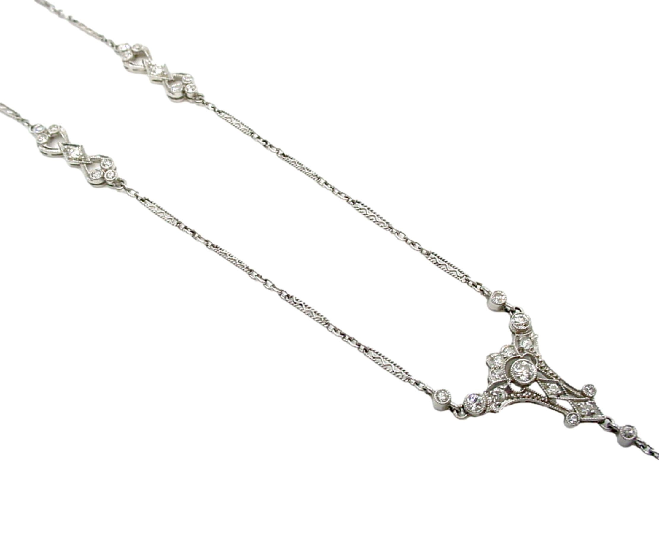 Halskette aus sehr feinem Platin mit Art-Déco-Diamant-Lorgnette und aus Fancy-Gliederkette (Art déco)