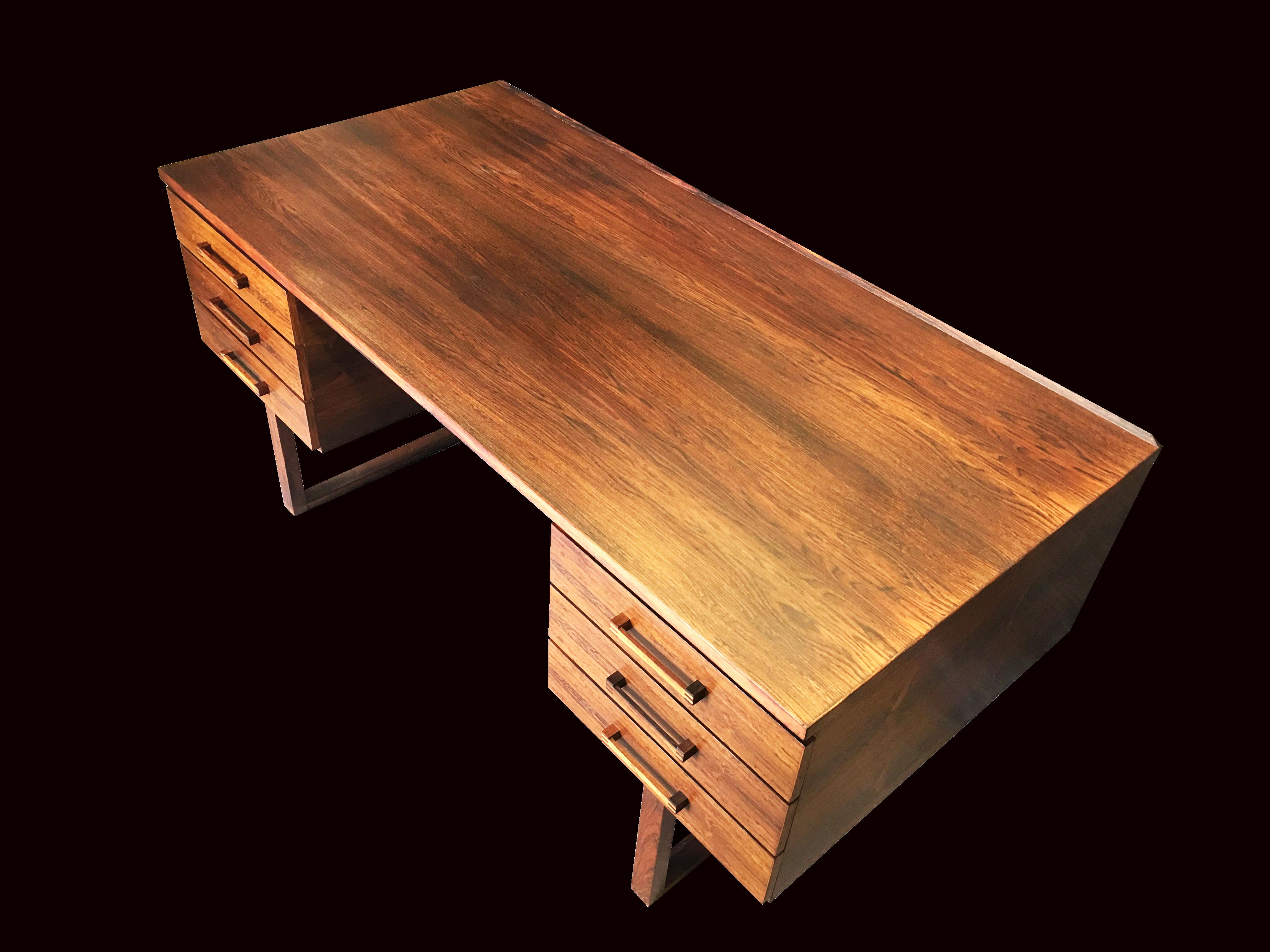 Very fine rosewood midcentury Danish desk by Henning Jensen and Torben Valeur, 

  