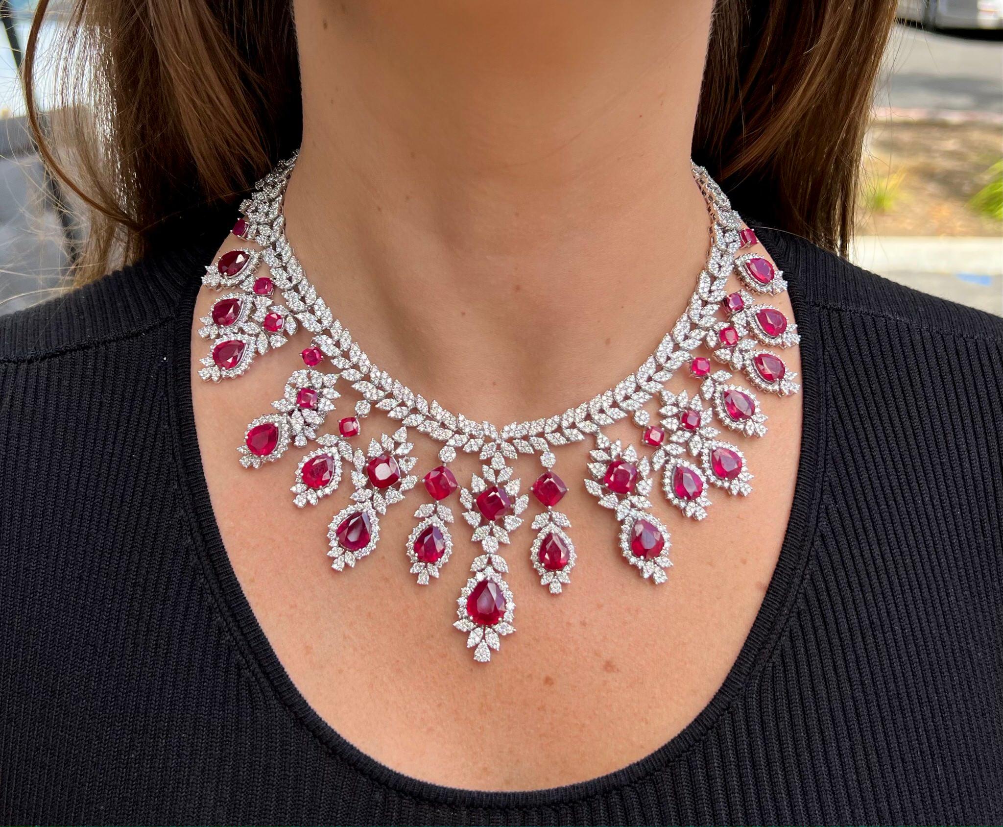 Pear Cut Very Fine Ruby Necklace Set With Diamonds 115 Carats Total 18K Gold For Sale