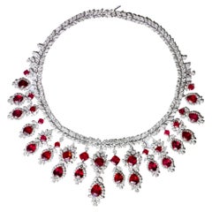 Très beau collier de rubis serti de diamants 115 carats au total en or 18 carats