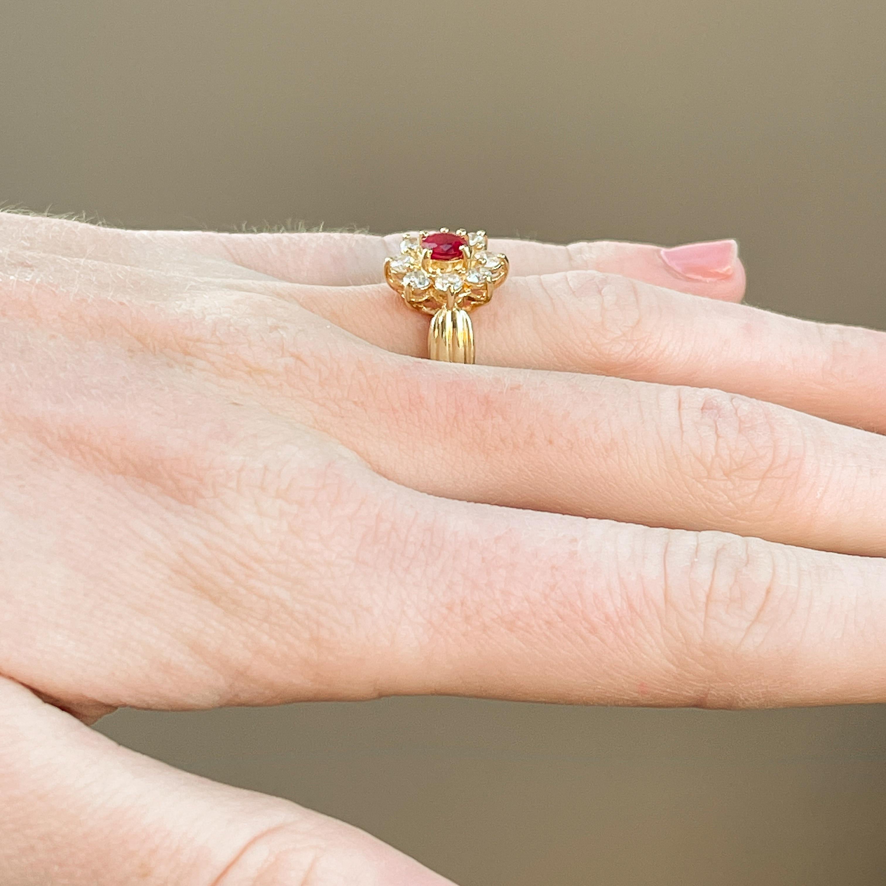 Art déco Très belle bague en rubis avec diamants de 1,50 carat au total en vente