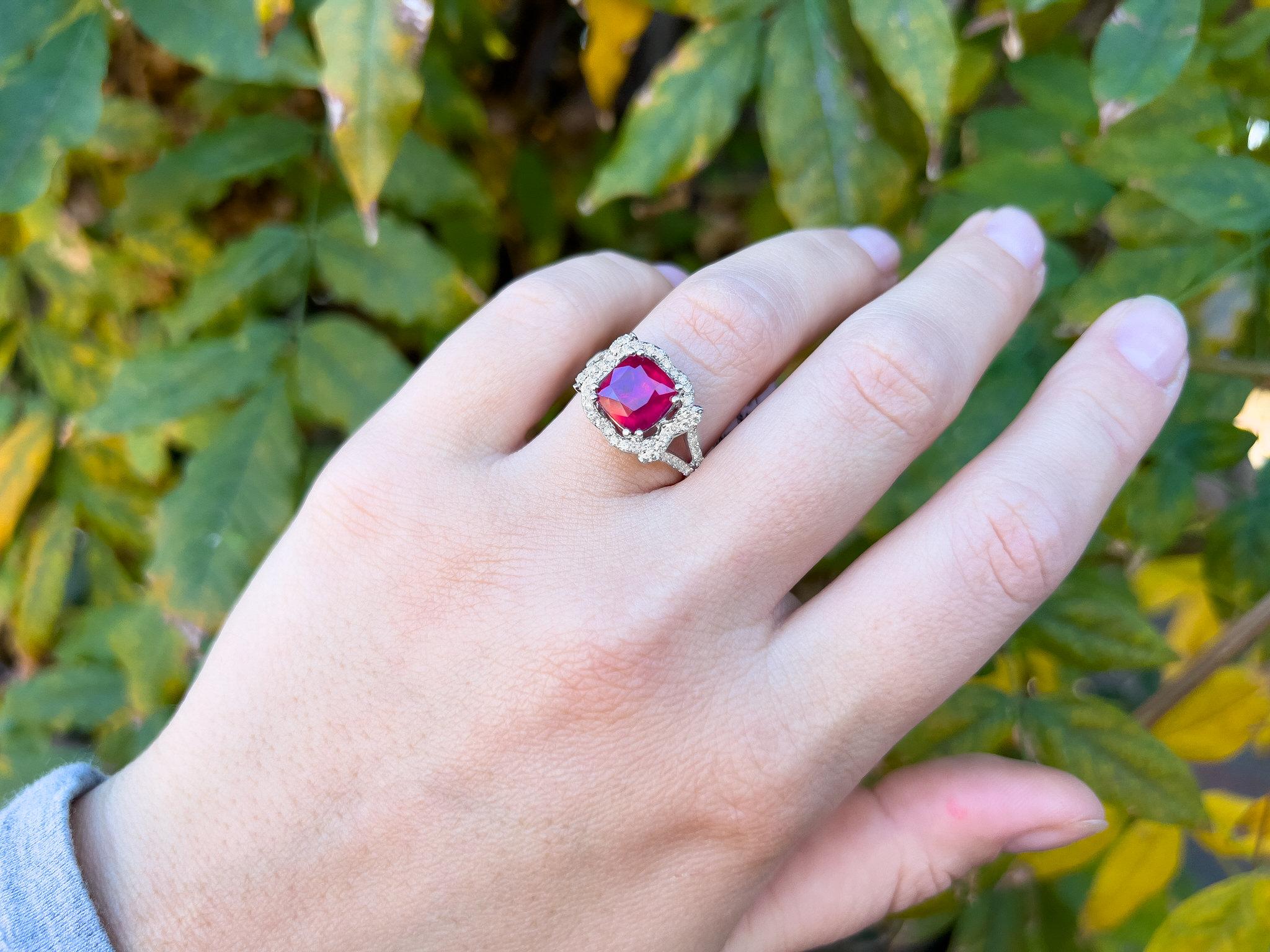 Cushion Cut Very Fine Ruby Ring With Diamonds 3.60 Carats 18K White Gold For Sale