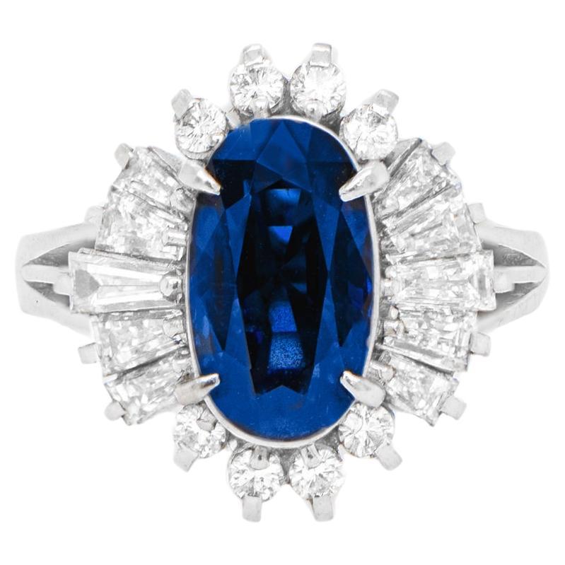 Very Fine Sapphire 1.85 Carat Ring with Diamonds Platinum For Sale