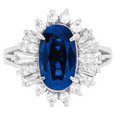 Retro Very Fine Sapphire 1.85 Carat Ring with Diamonds Platinum