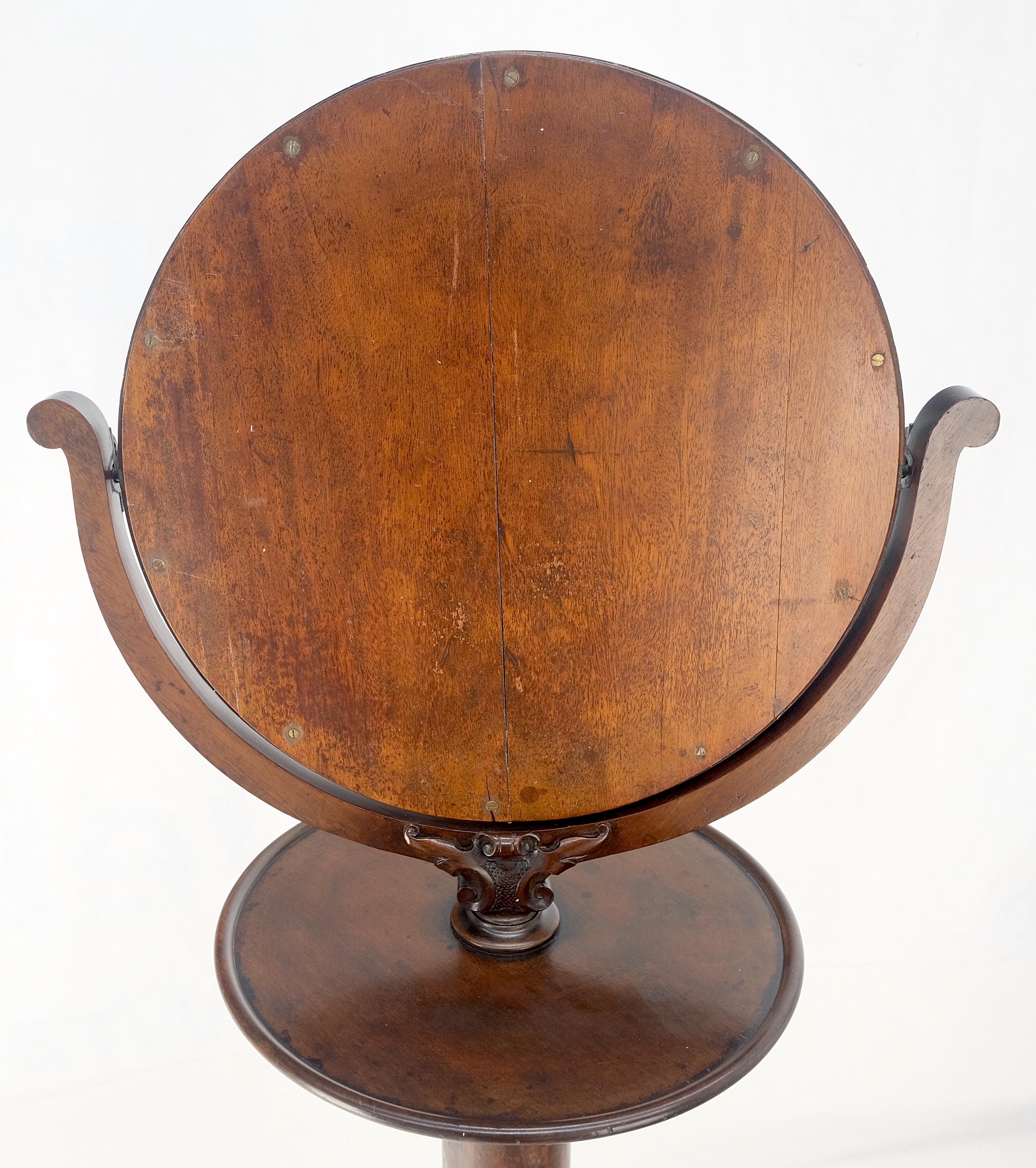 Très beau miroir façonné à un seul piédestal et base tripode sculptée de 62 pouces de haut ! en vente 9