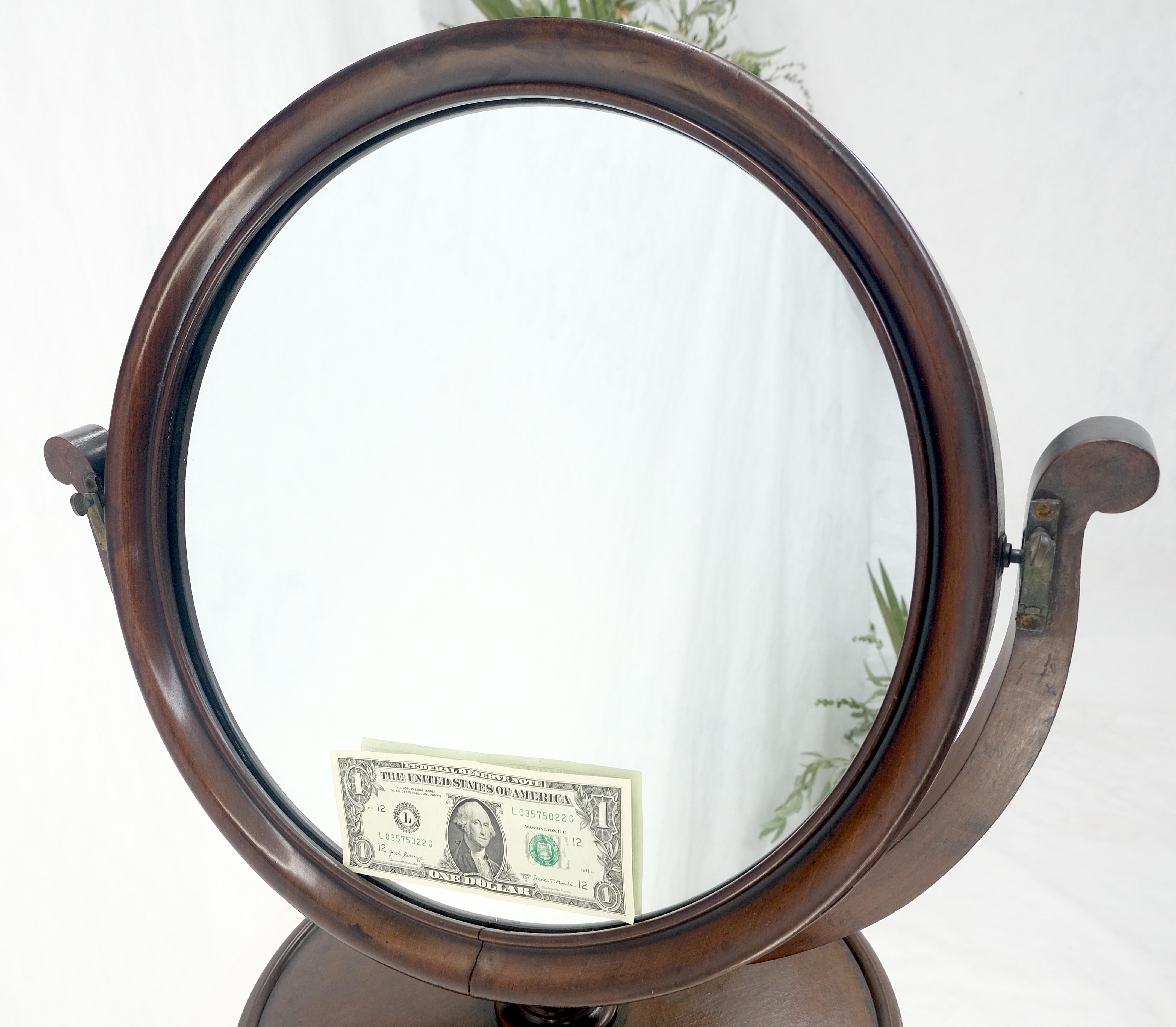 Très beau miroir façonné à un seul piédestal et base tripode sculptée de 62 pouces de haut ! en vente 2