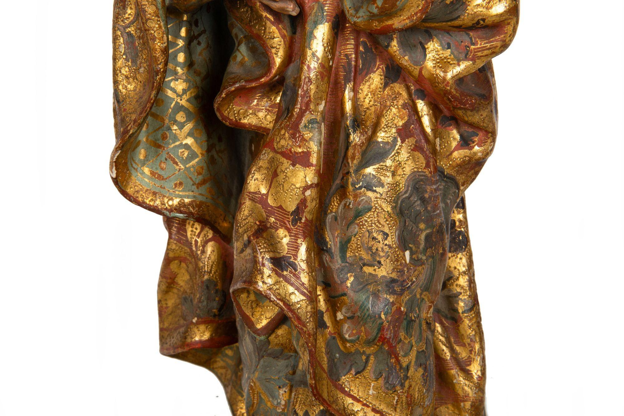 Very Fine Spanish Carved Polychromed Saint Santos Statue c. 1720-50 For Sale 4