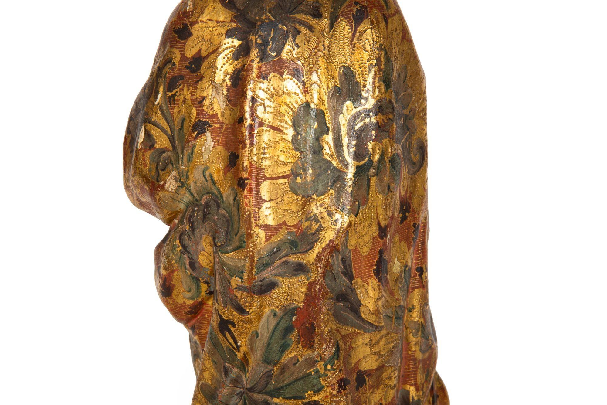 Very Fine Spanish Carved Polychromed Saint Santos Statue c. 1720-50 For Sale 7