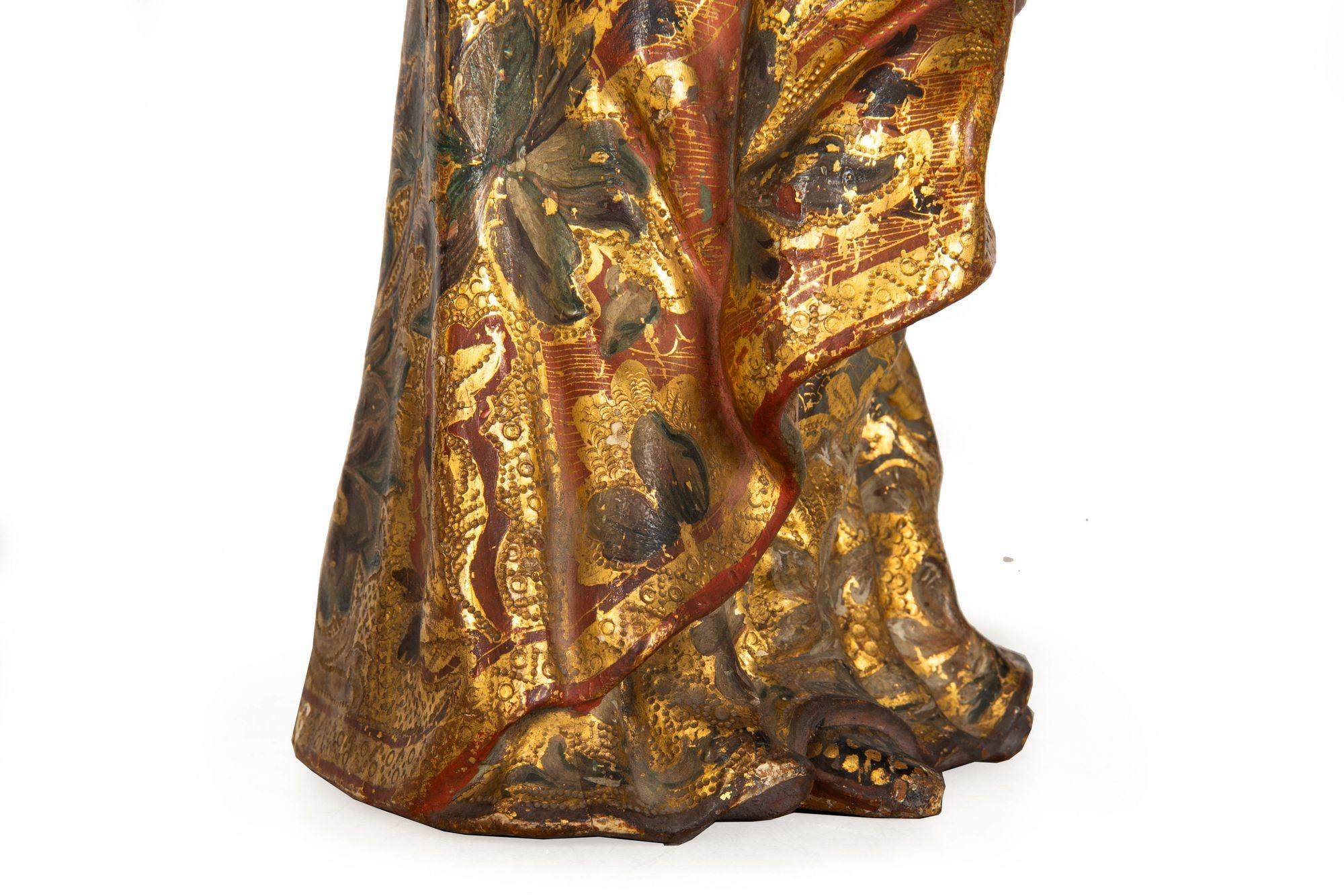 Very Fine Spanish Carved Polychromed Saint Santos Statue c. 1720-50 For Sale 8