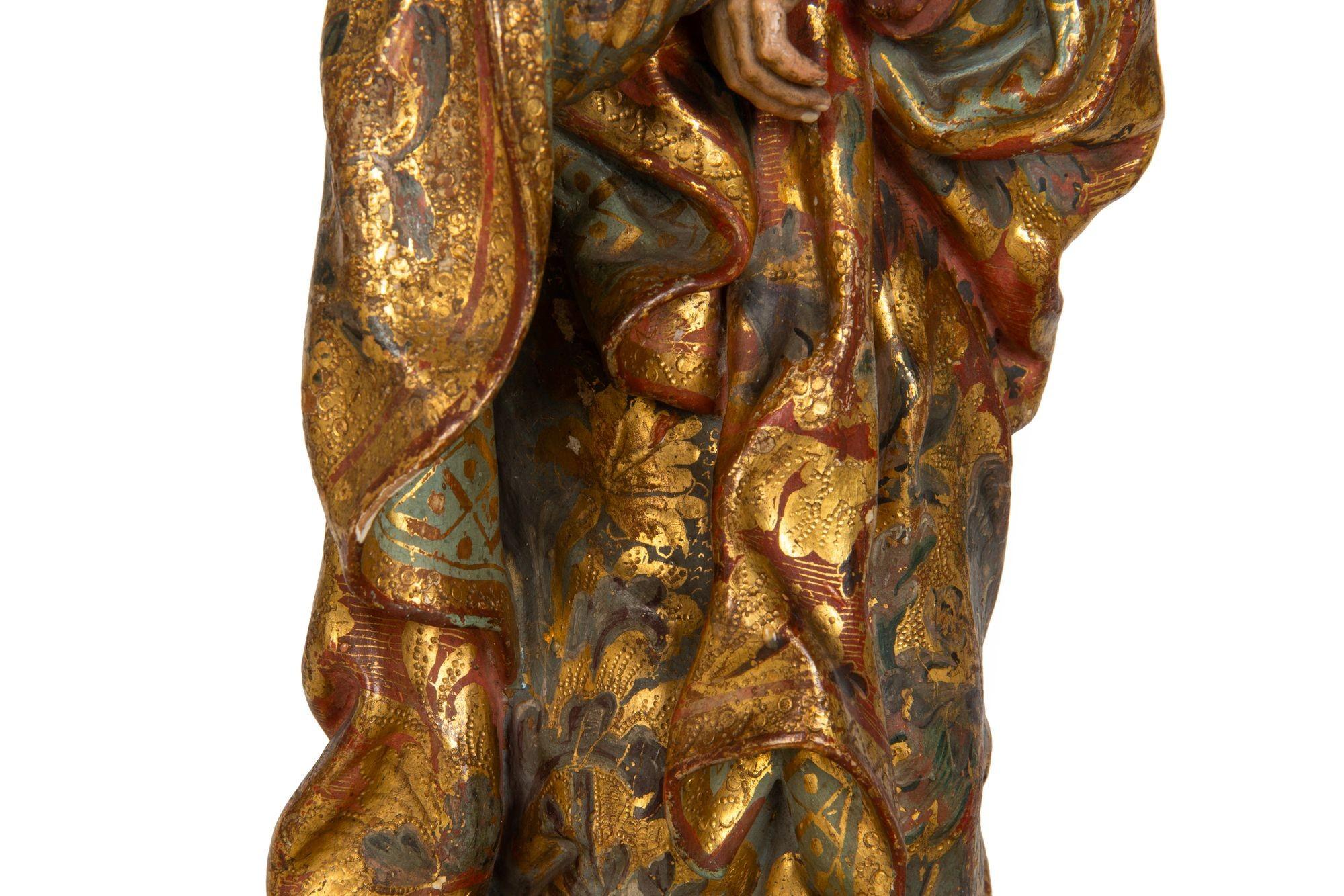 Very Fine Spanish Carved Polychromed Saint Santos Statue c. 1720-50 For Sale 12