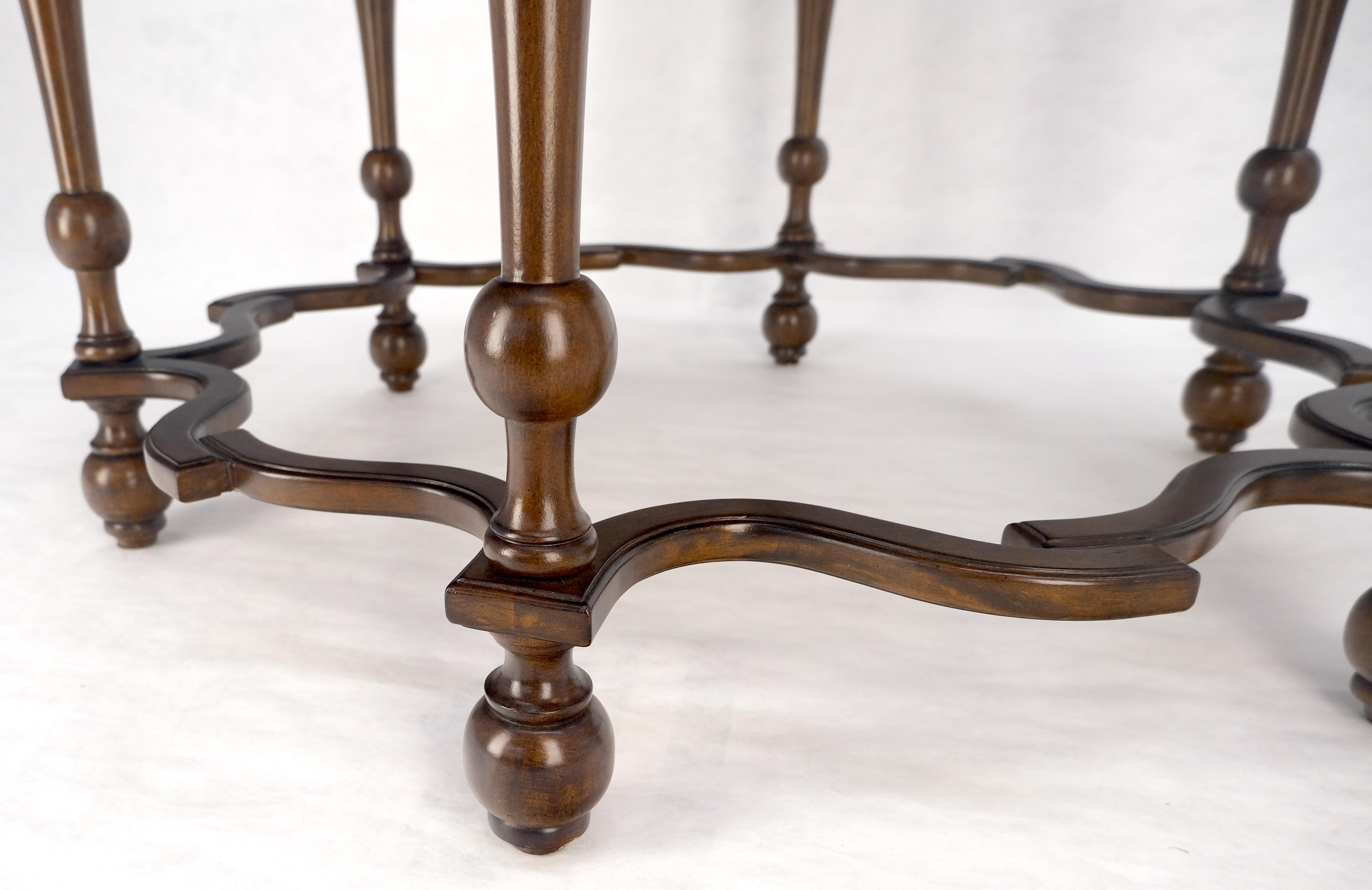 Très belle table centrale à bandes rondes et à base allongée de style colonial espagnol MINT en vente 3