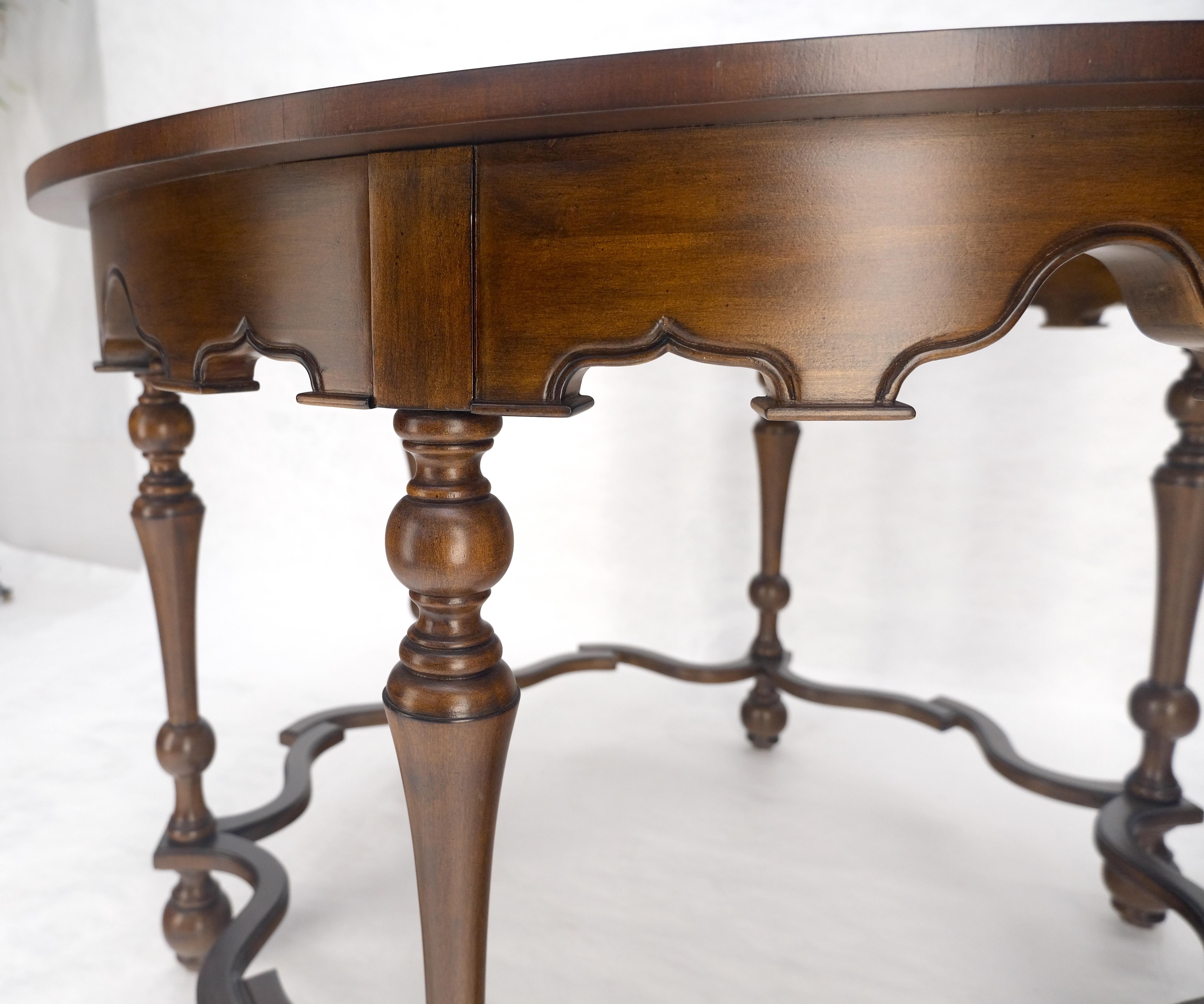 Très belle table centrale à bandes rondes et à base allongée de style colonial espagnol MINT en vente 4