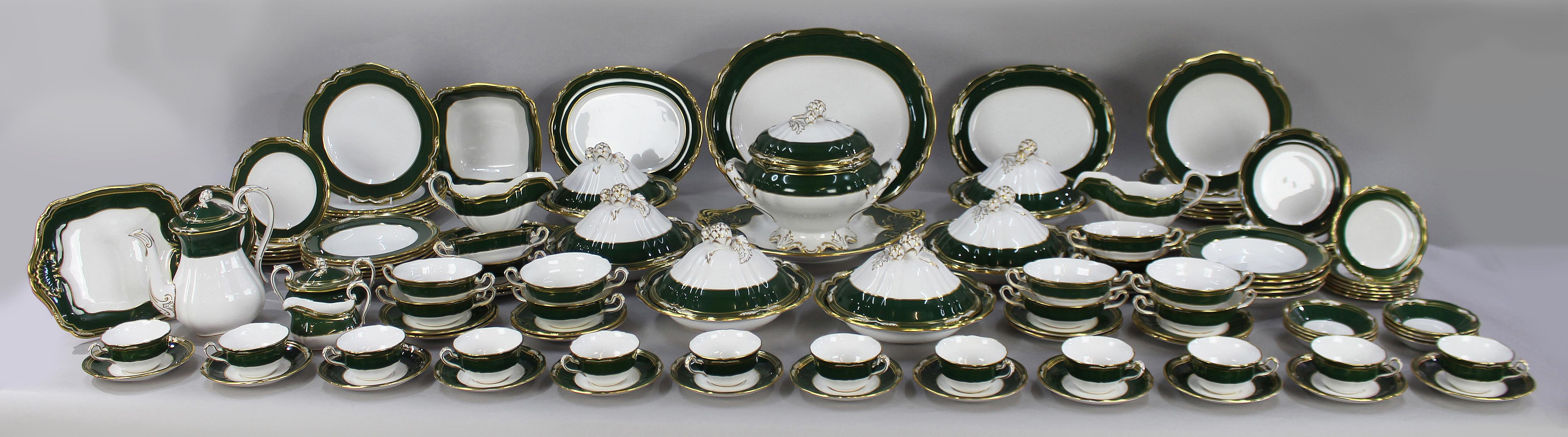 Very fine Spode Harrogate complete 12 place dinner & tea service 


Period Late 20th century, English, c.1980

Manufacturer Spode, Harrogate pattern, all pieces stamped by the factory to the underside

Total: All pieces pictured, total 137