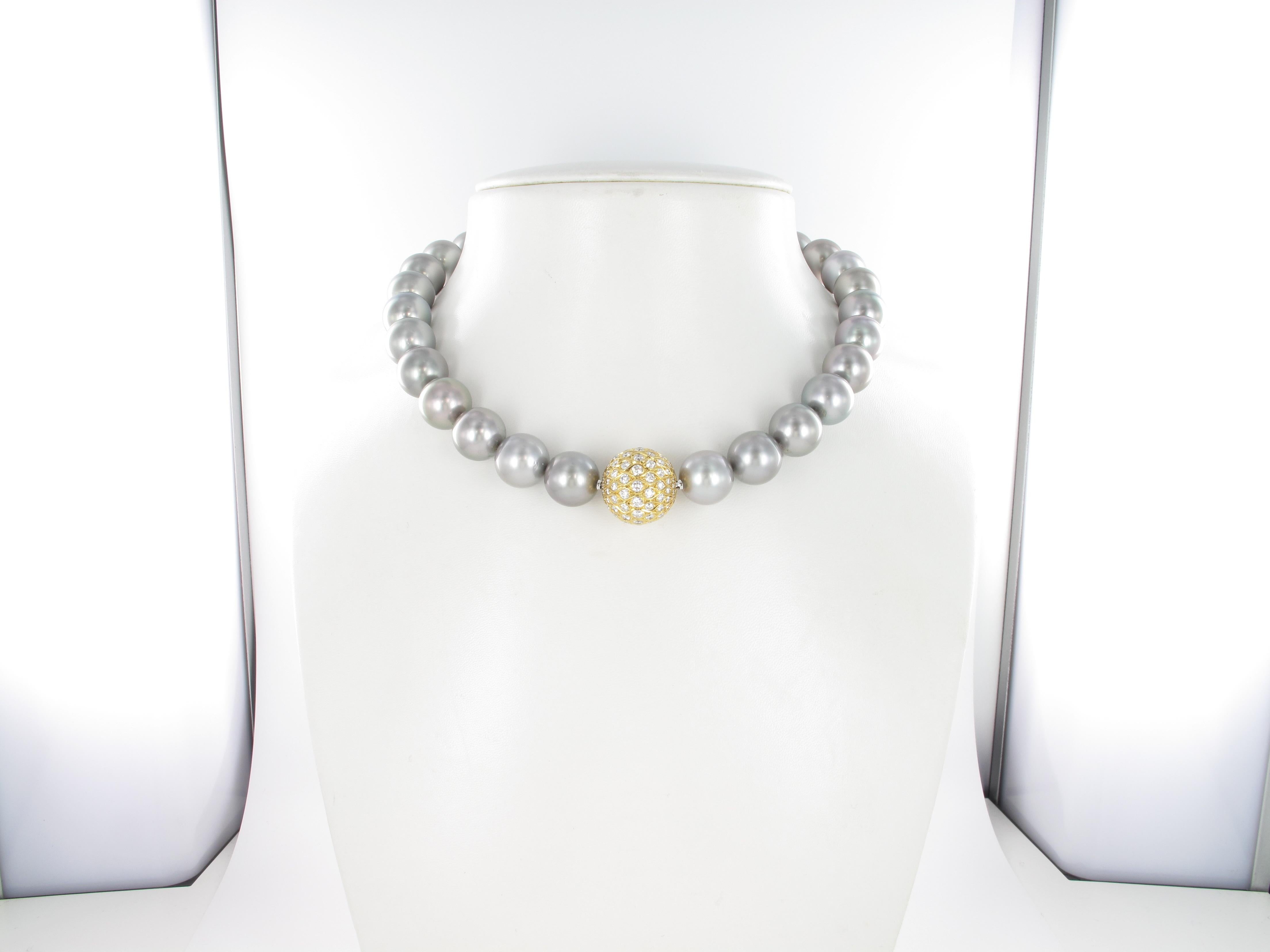 Moderne Très beau collier de perles de culture de Tahiti et de diamants en vente