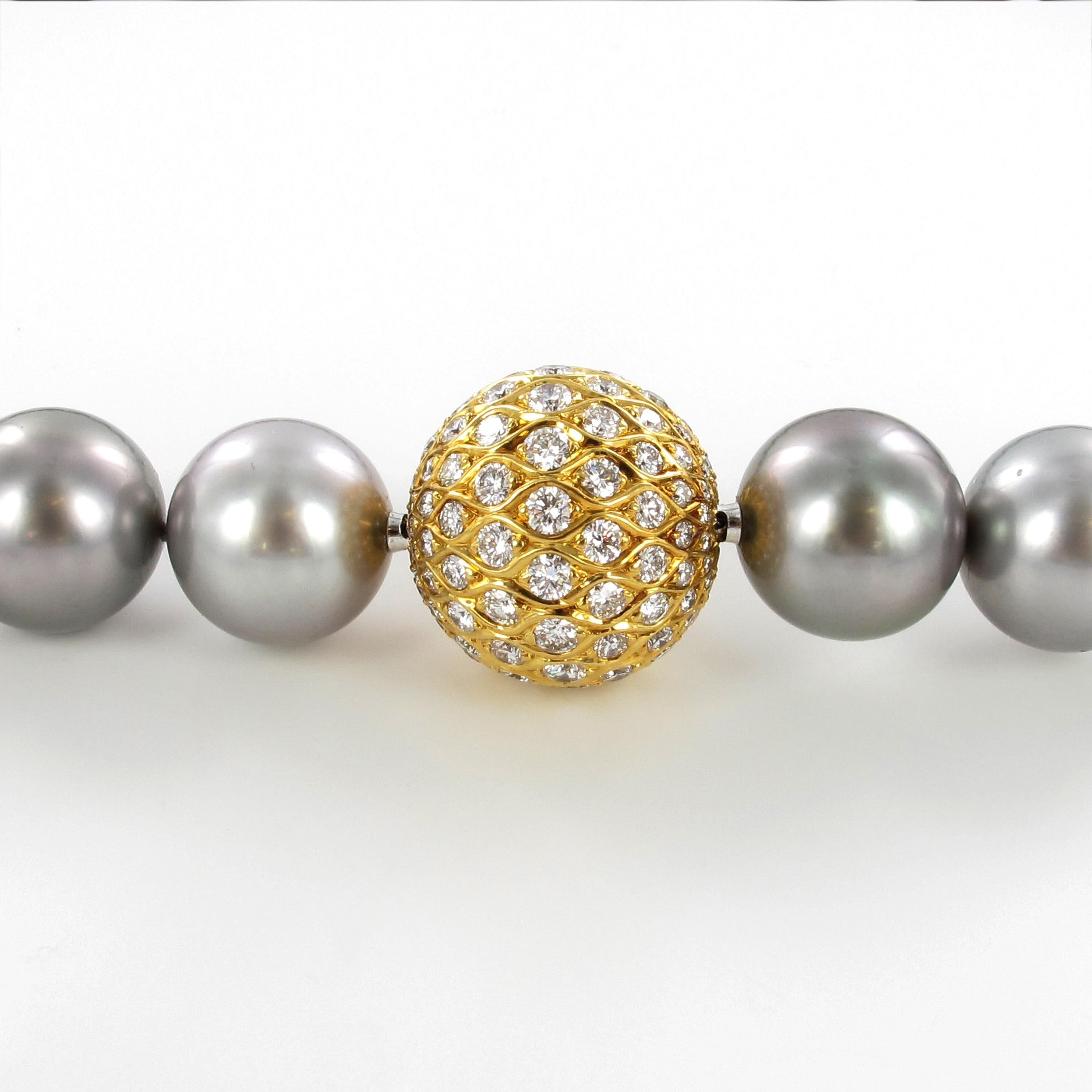 Taille brillant Très beau collier de perles de culture de Tahiti et de diamants en vente