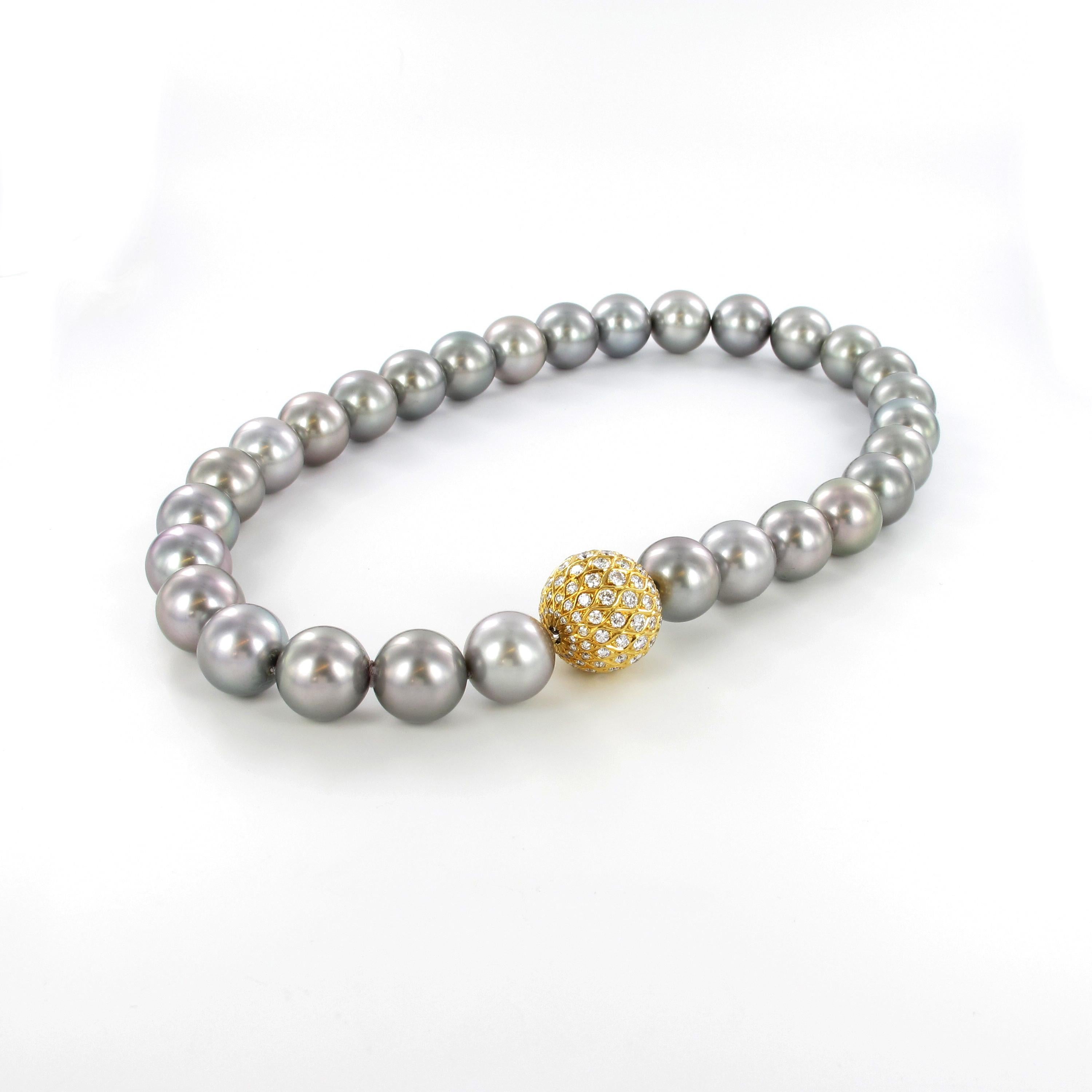 Très beau collier de perles de culture de Tahiti et de diamants en vente 1