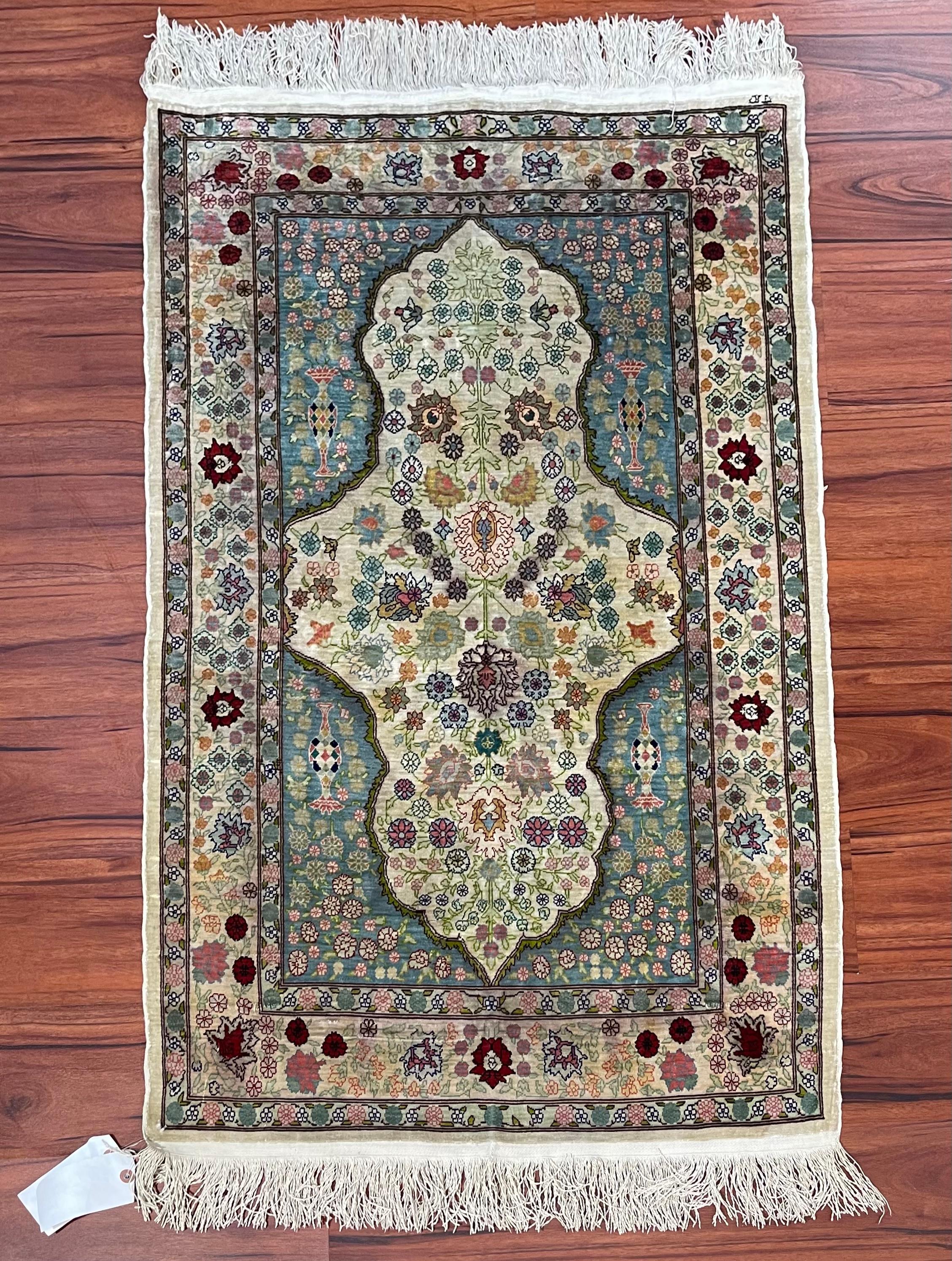Very Fine Turkish Hereke Silk Rug/Carpet For Sale 1