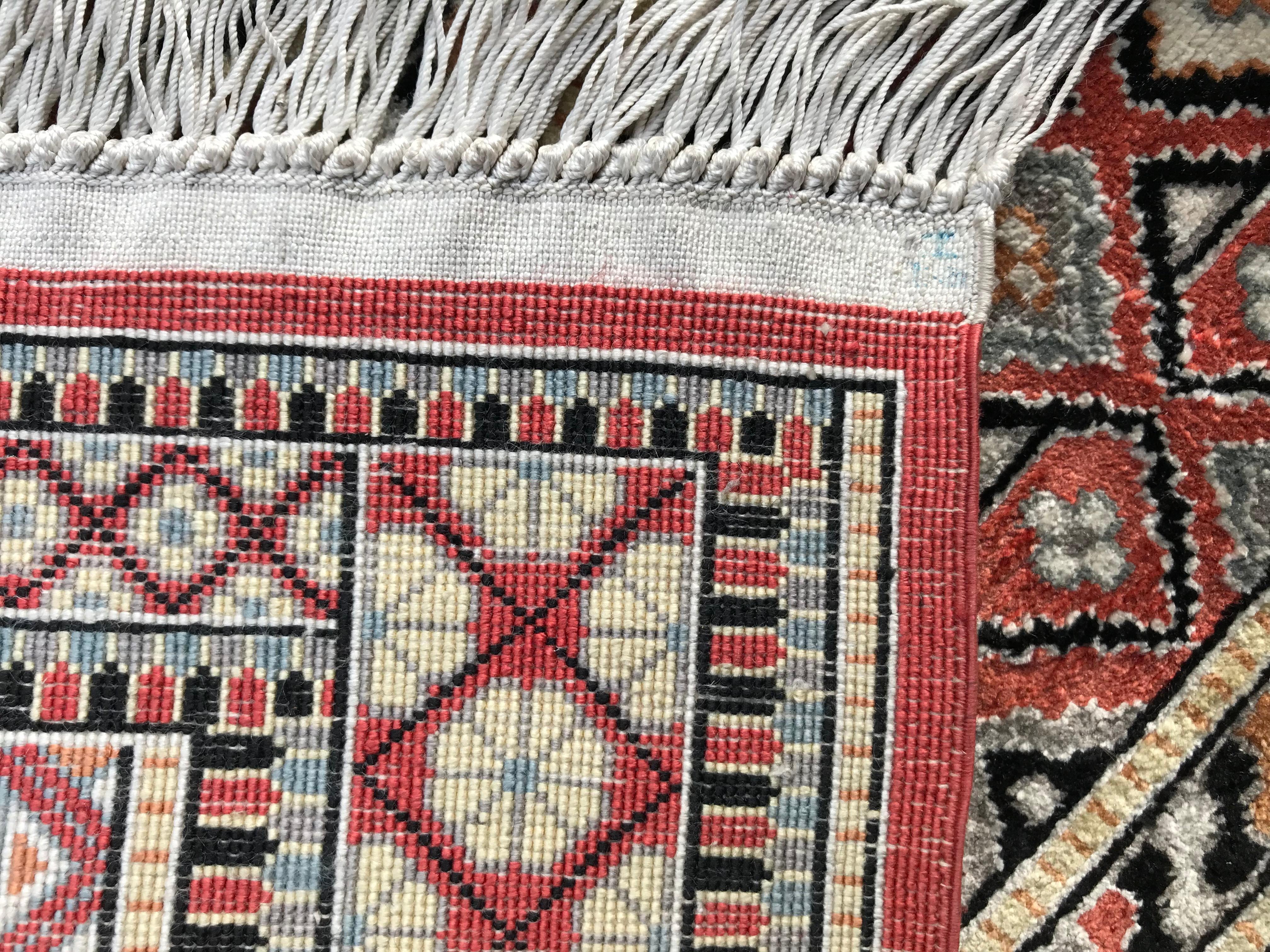 Très beau tapis de Turquie en soie de style Hereke en vente 2
