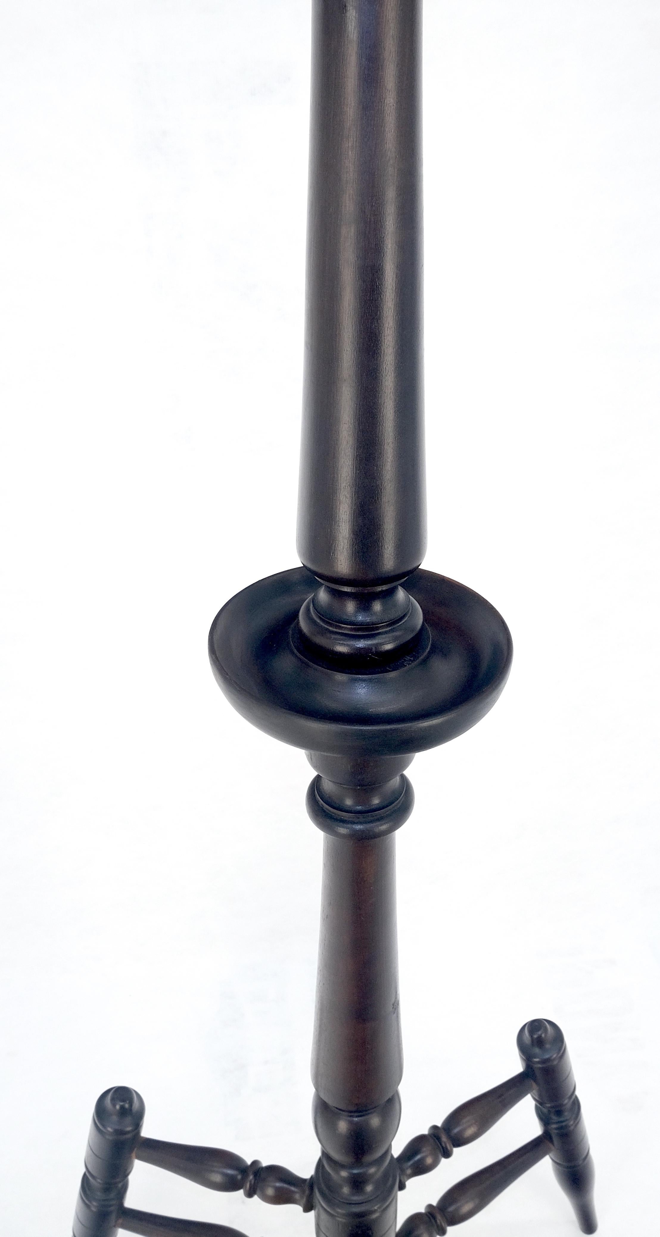 Very Fine Turned Mahogany Wood Center Floor Coat Rack Victorian MINT In Good Condition For Sale In Rockaway, NJ