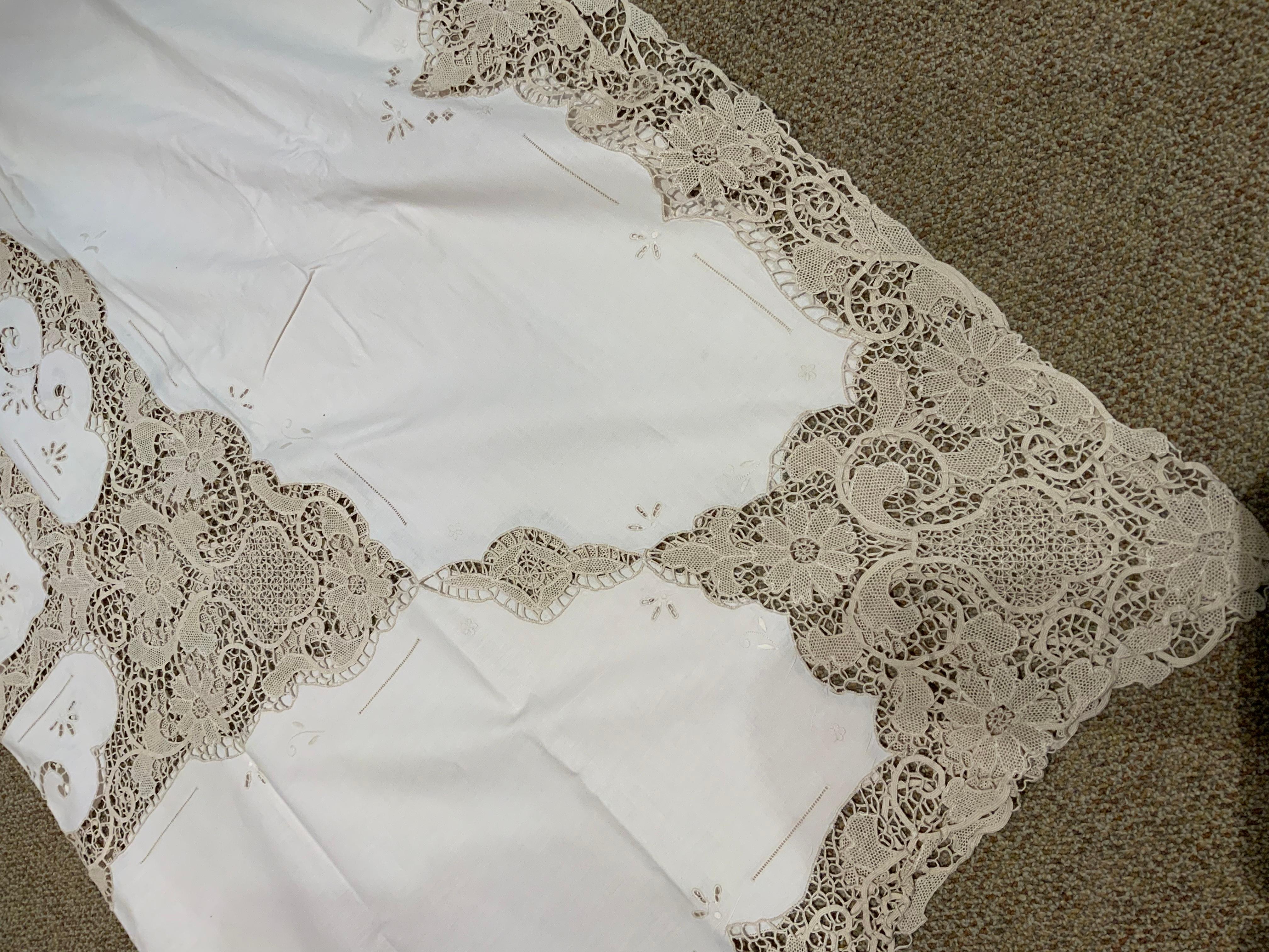 lace hem white embroidered napkin companies