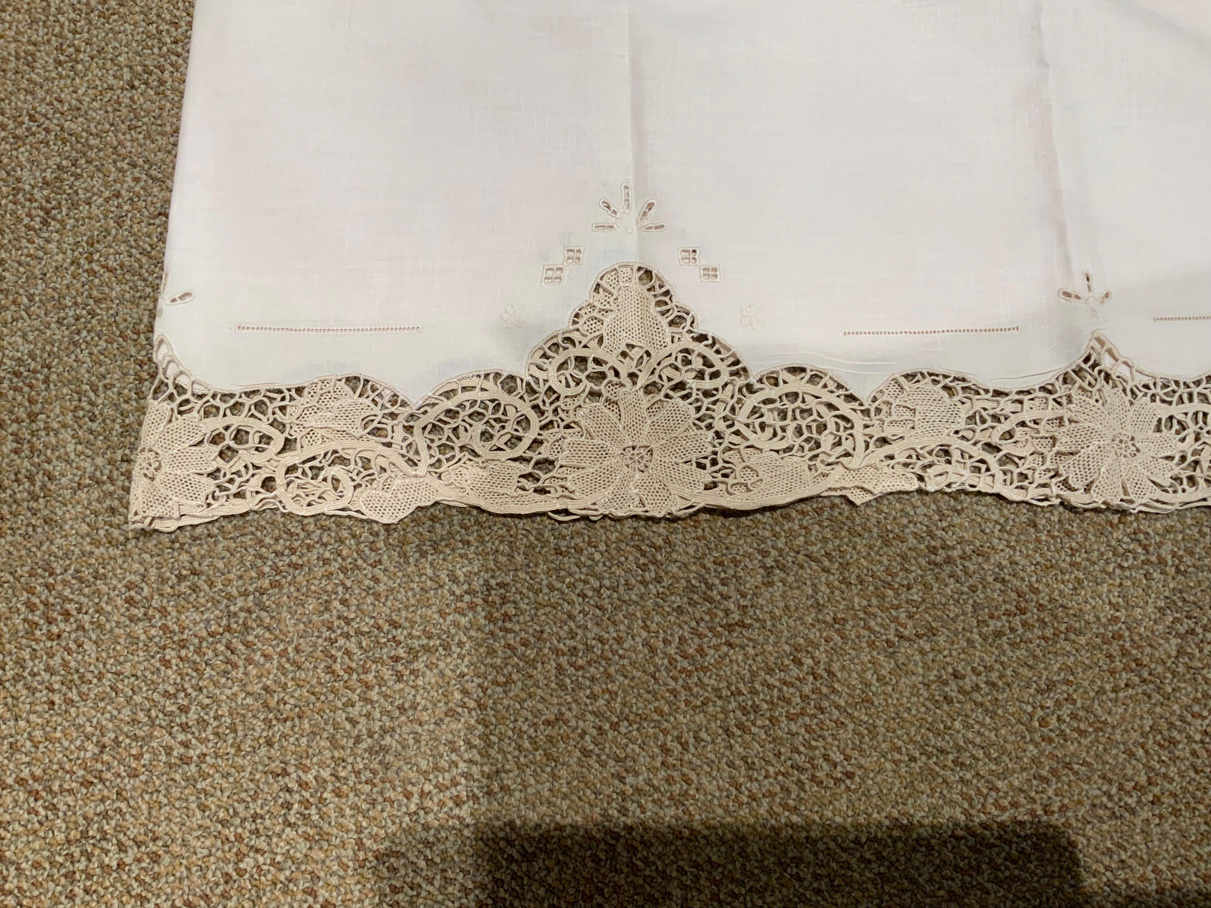 lace hem white embroidered napkin table