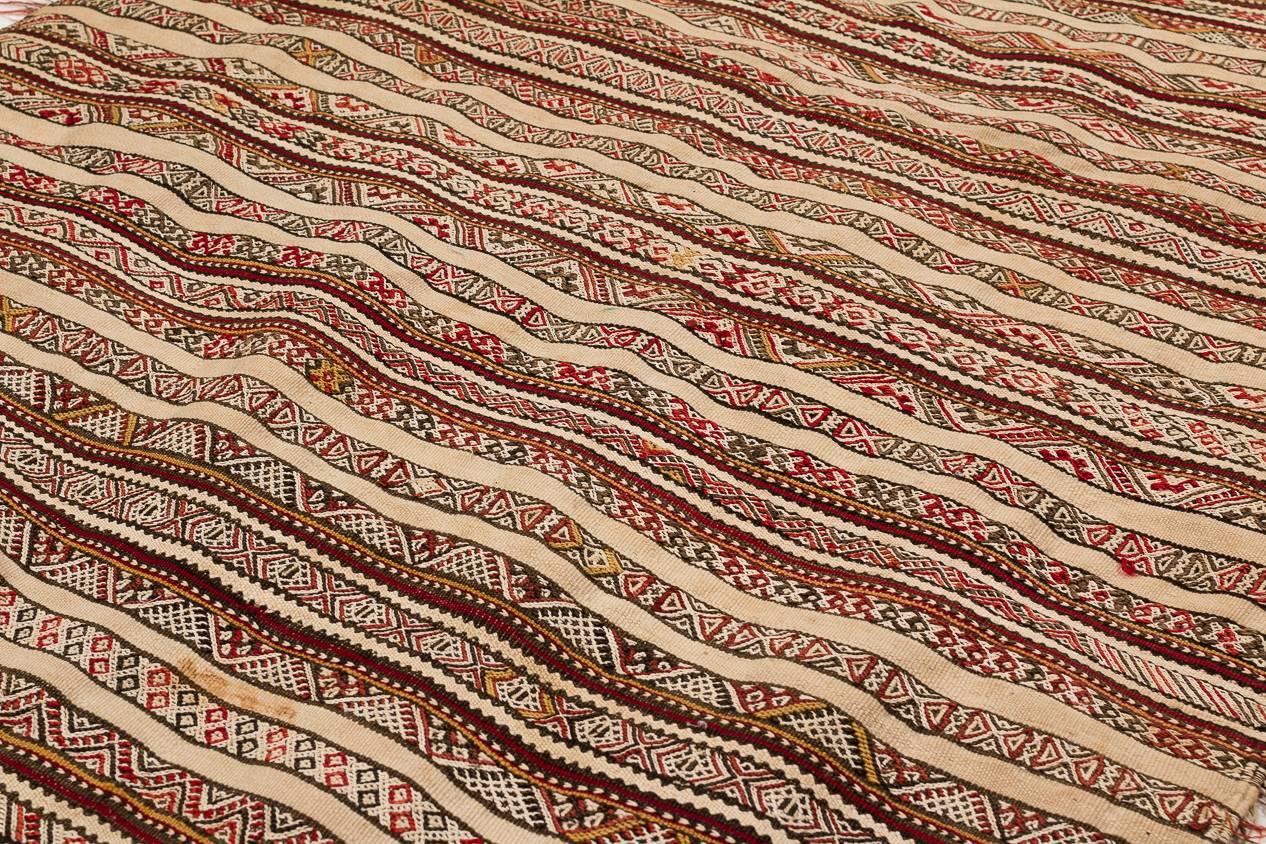 Very Fine Vintage Moroccan Berber Textile 1