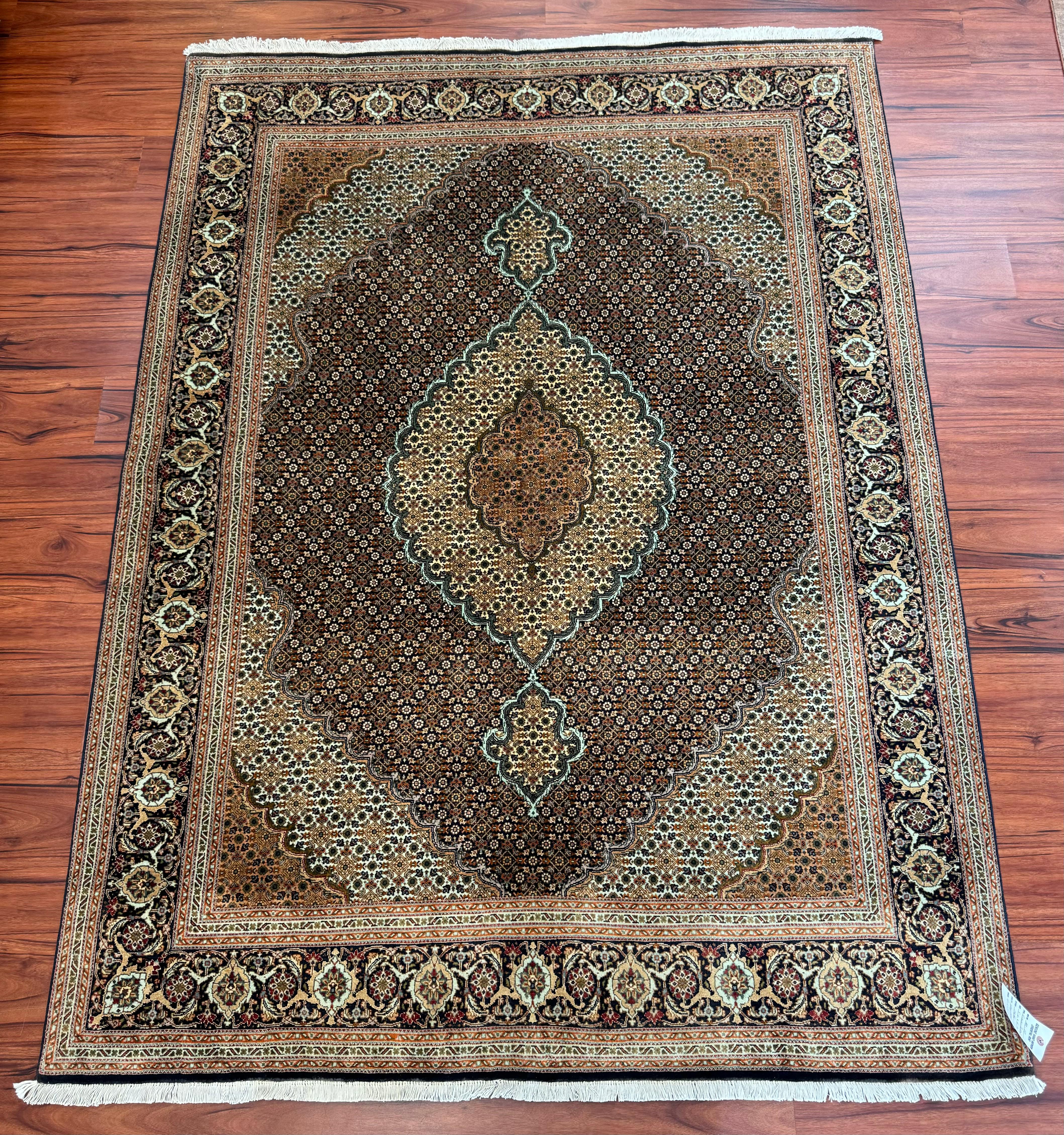 Sehr feiner alter persischer Täbris-Mahi-Teppich im Angebot 8