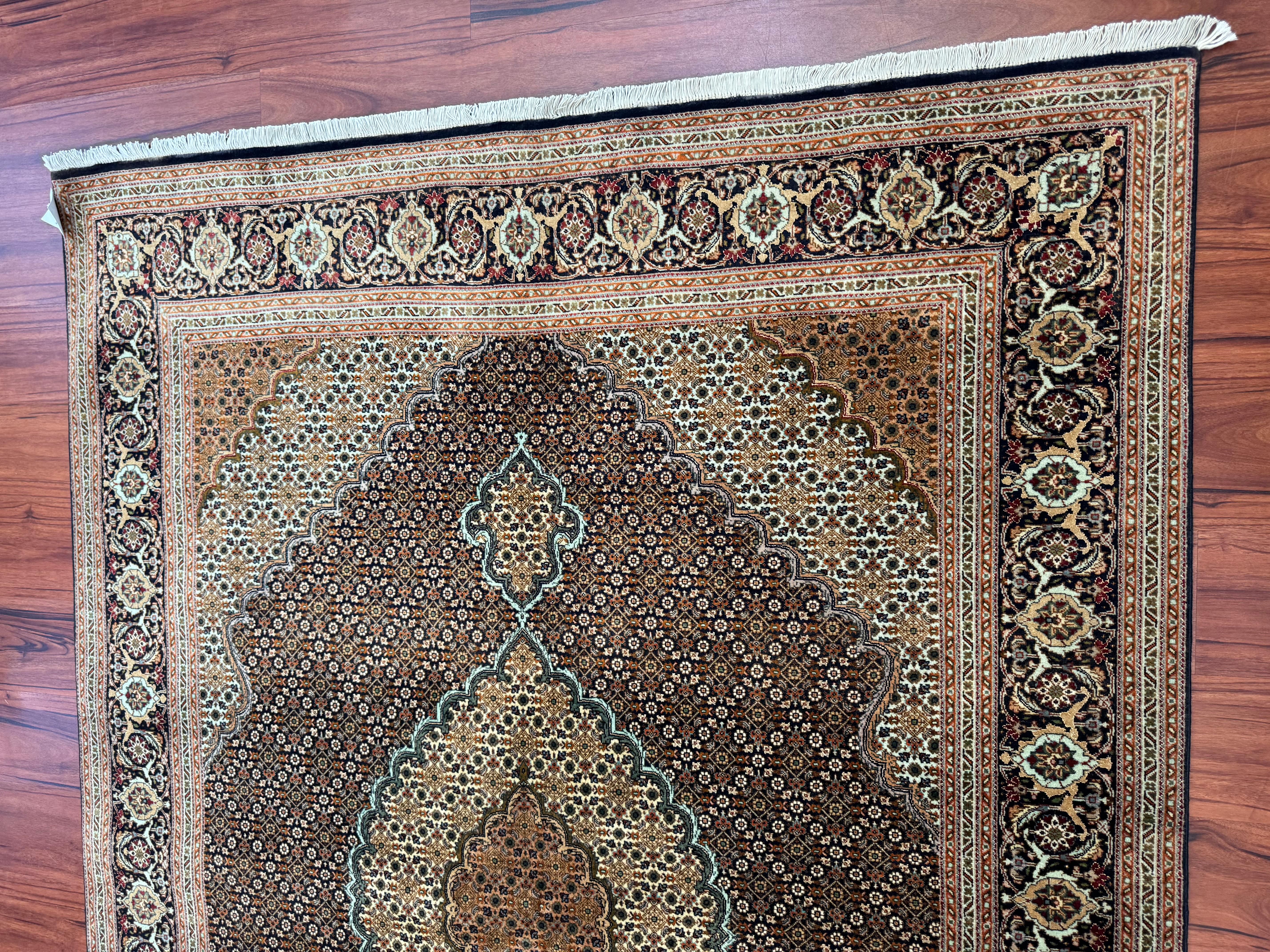 Sehr feiner alter persischer Täbris-Mahi-Teppich  im Angebot 11