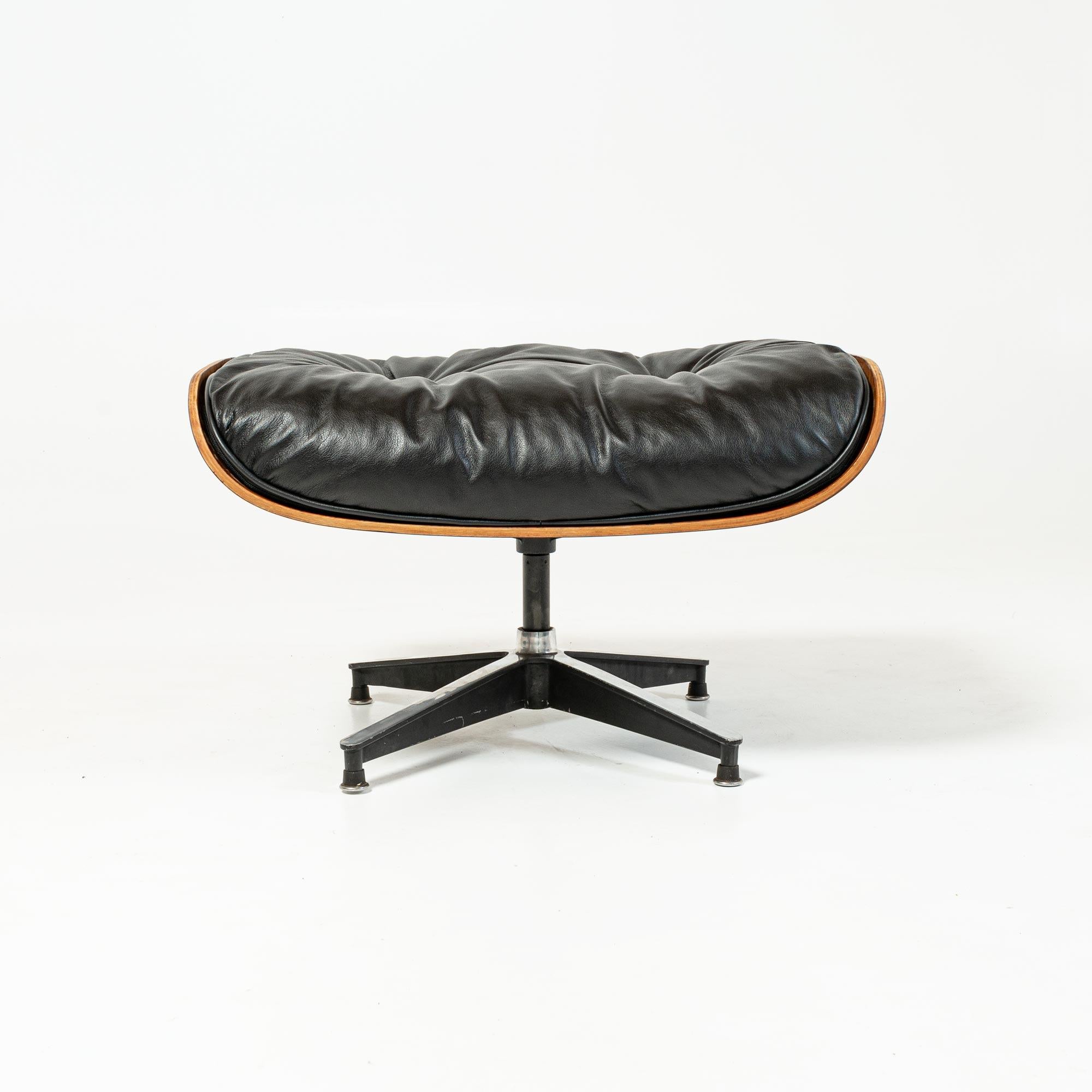 Very First Generation 1956 Eames Lounge Chair 670 and Spinning Ottoman 671 For Sale 4