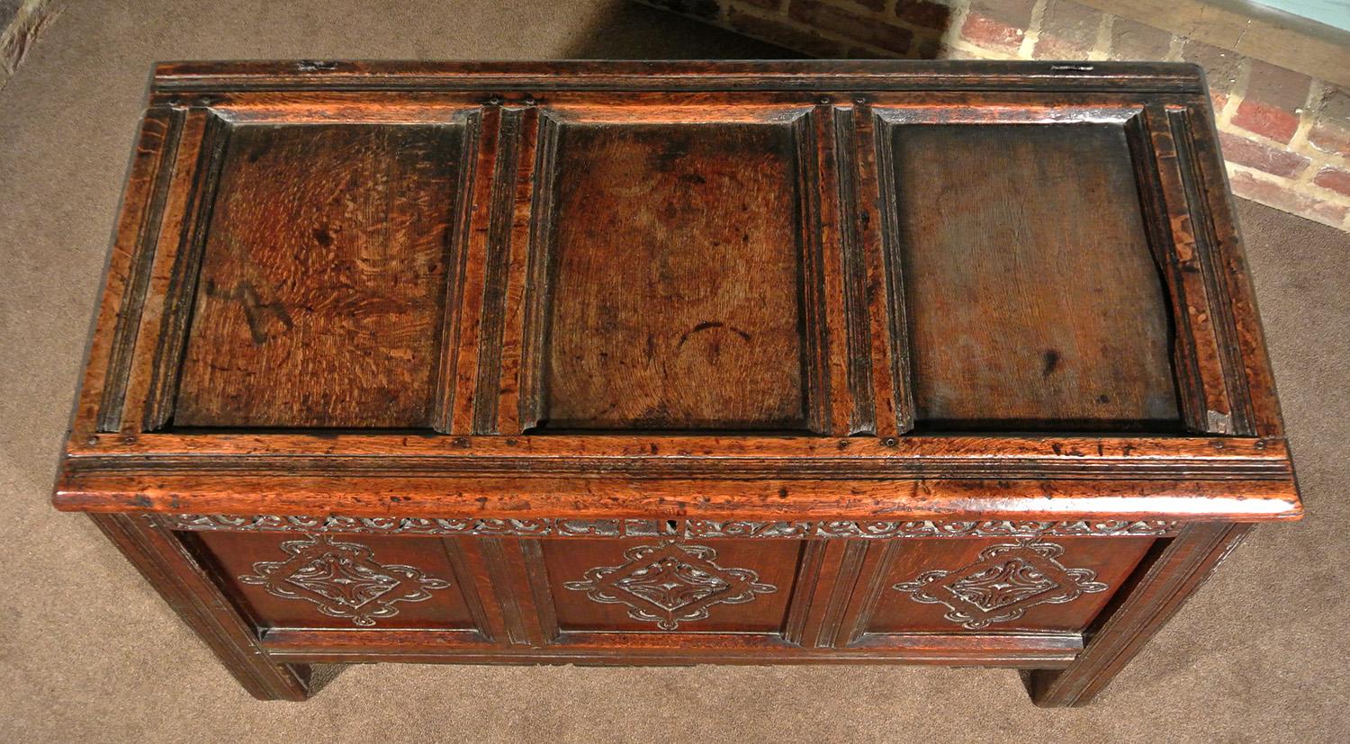 Very Good 17th Century Oak Coffer Boldly Carved, Initialled and Dated 1675 In Good Condition For Sale In Dallington, East Sussex