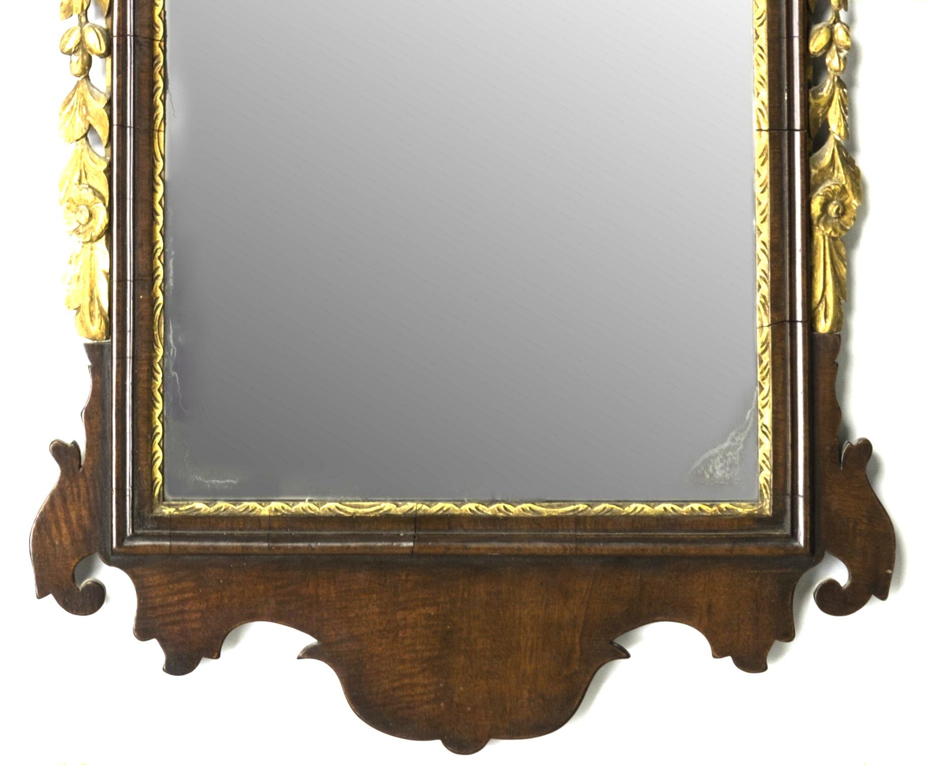 Muy Buen Espejo de Caoba Estilo Constitucional del Siglo XIX, EE.UU. Circa 1880 Chippendale en venta
