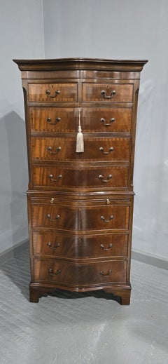 Very Good Mahogany Chest on Chest of Drawers of Small Proportions