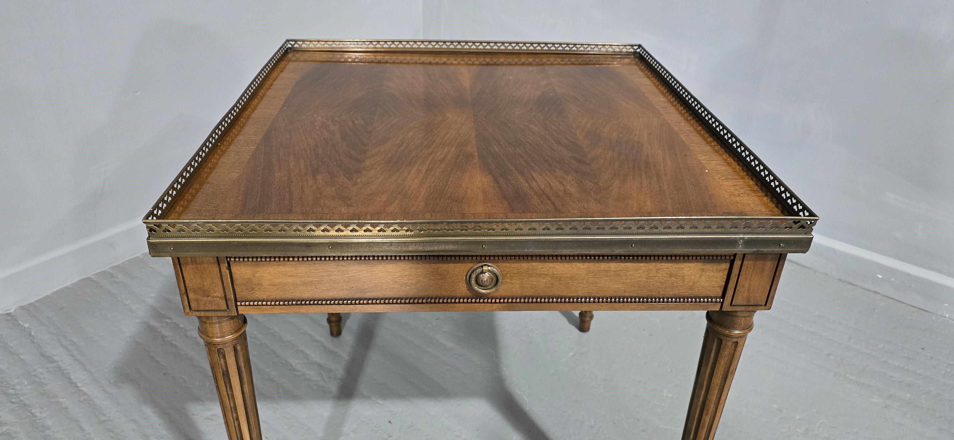 English Very Good Mahogany Ooccasional Lamp Table For Sale