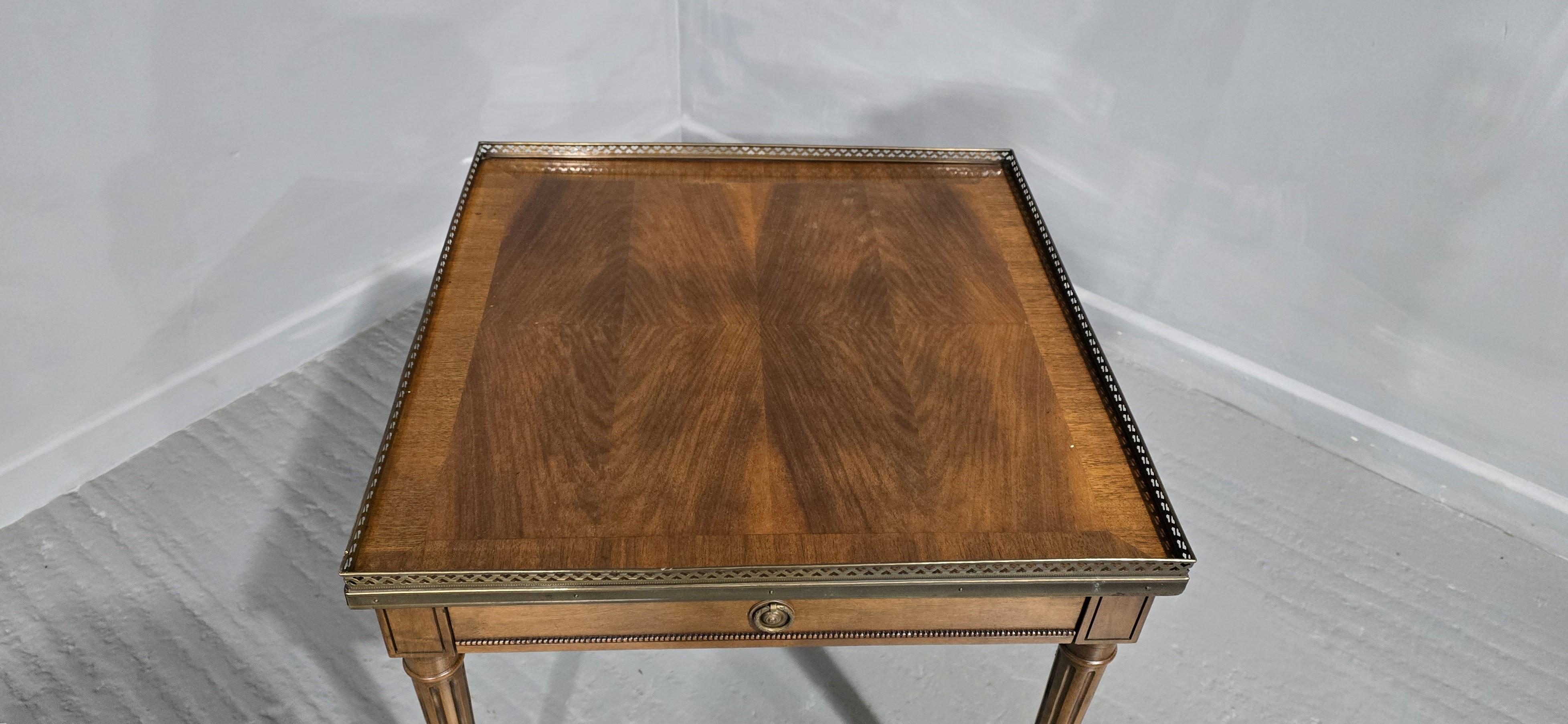 Very Good Mahogany Ooccasional Lamp Table In Good Condition For Sale In Swadlincote, GB
