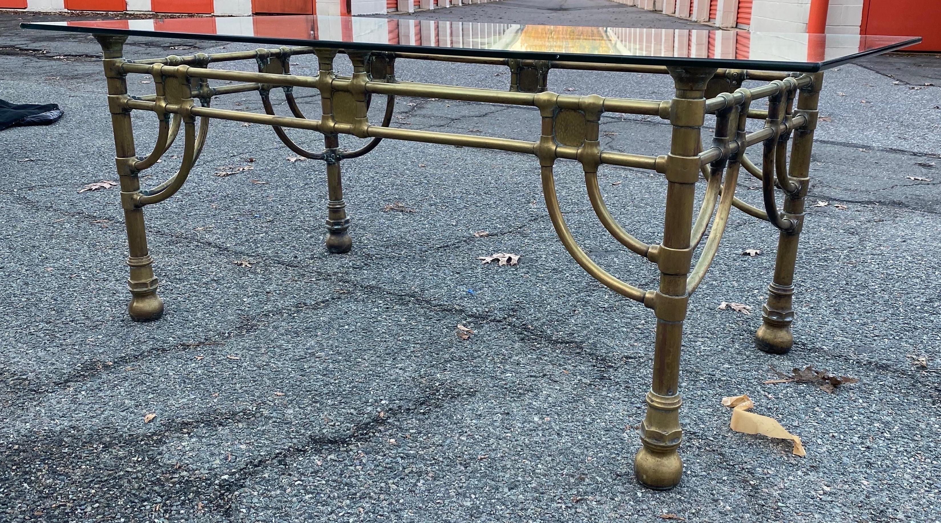 Unknown Very Good Quality Midcentury Brass and Glass Table For Sale