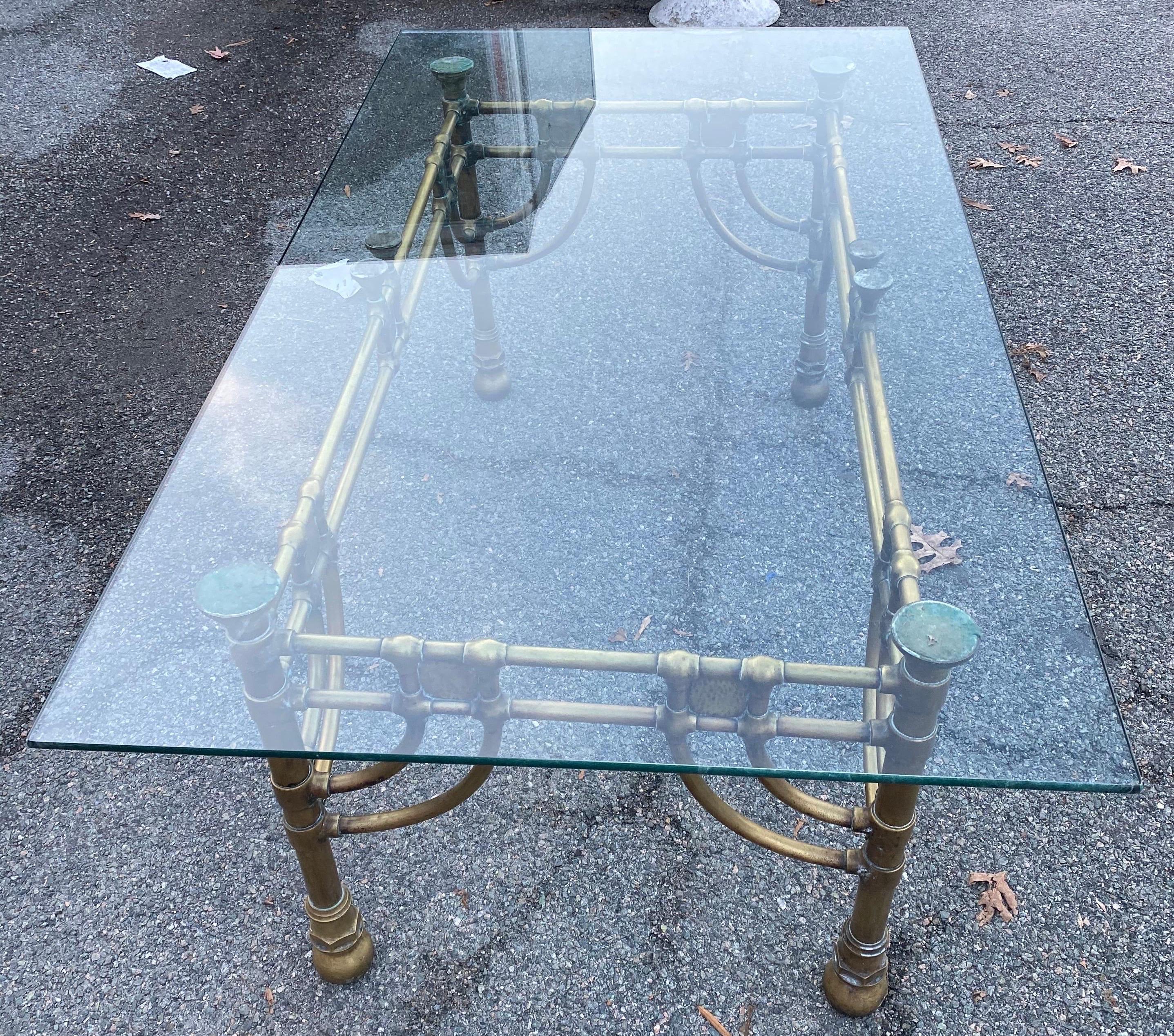 Very Good Quality Midcentury Brass and Glass Table For Sale 1