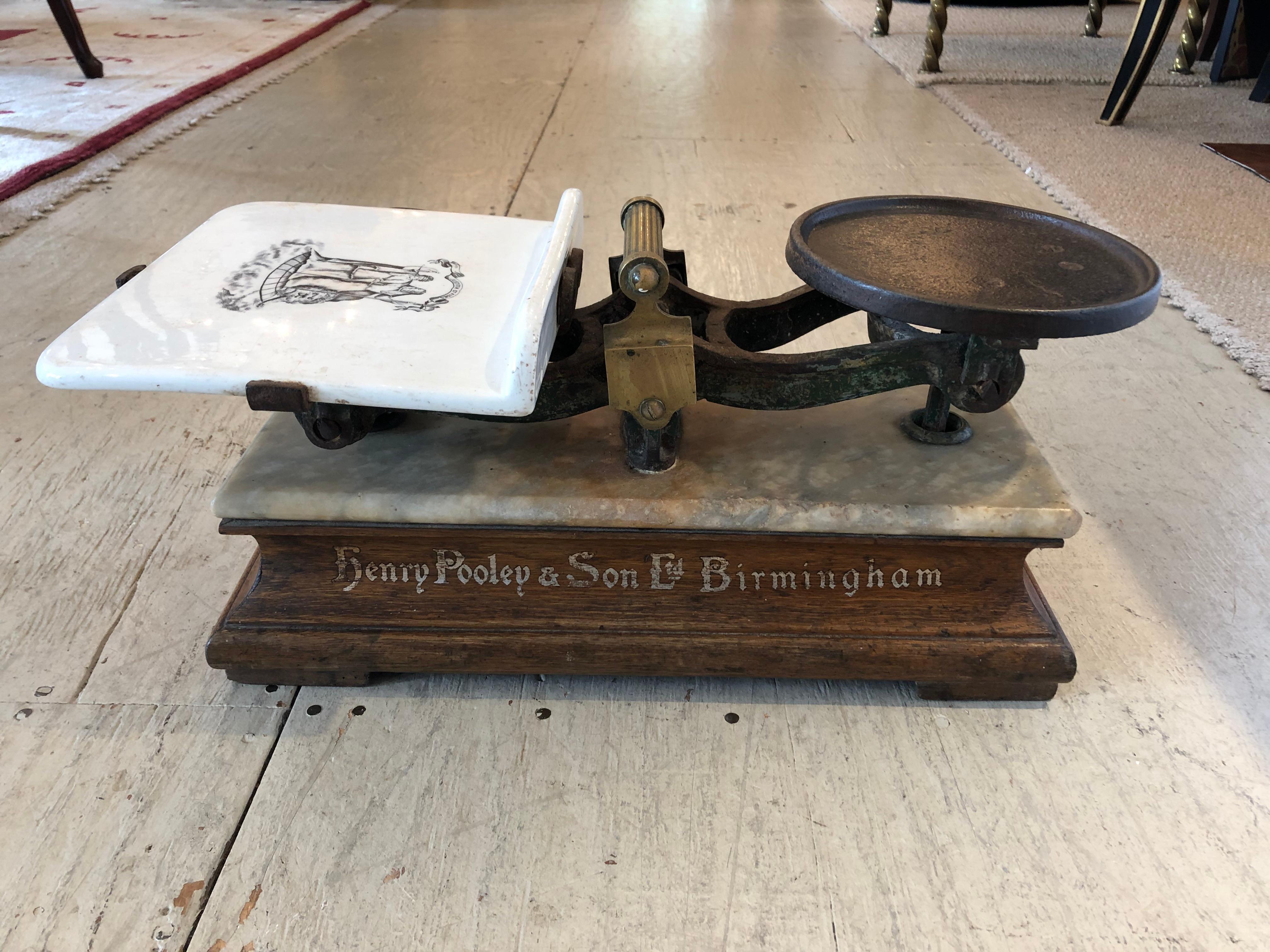 Very Handsome Antique English Grocery Scale In Good Condition In Hopewell, NJ