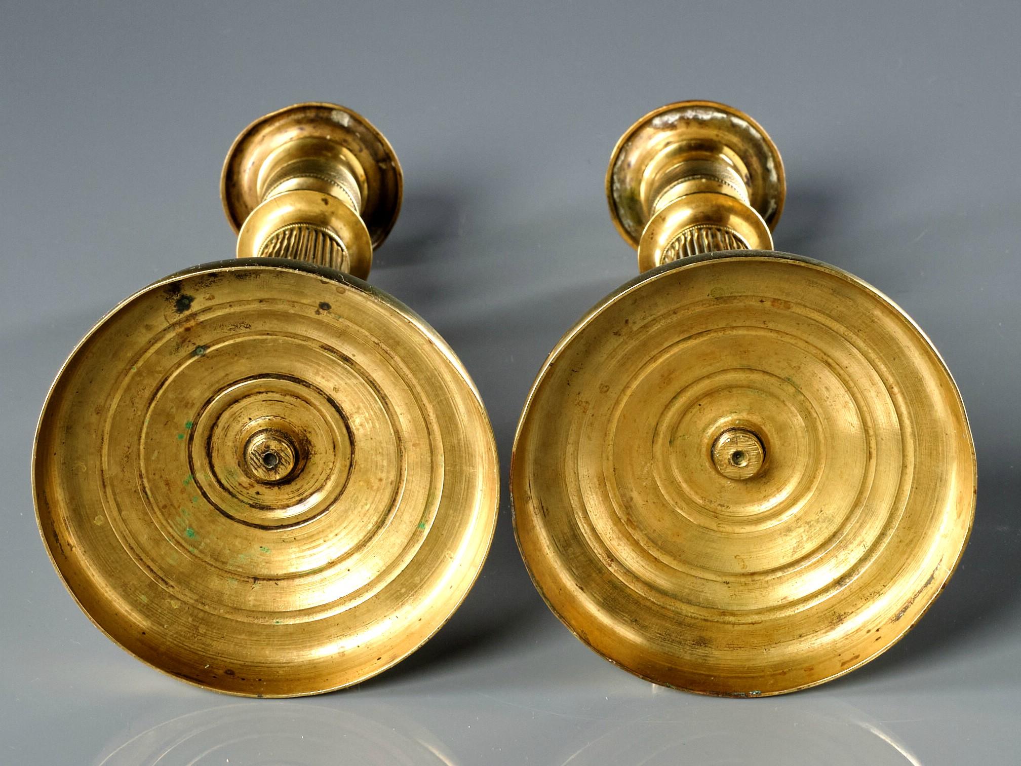 Very Handsome Pair of French Empire Period Gilt Brass Candlesticks, Circa 1820 For Sale 1